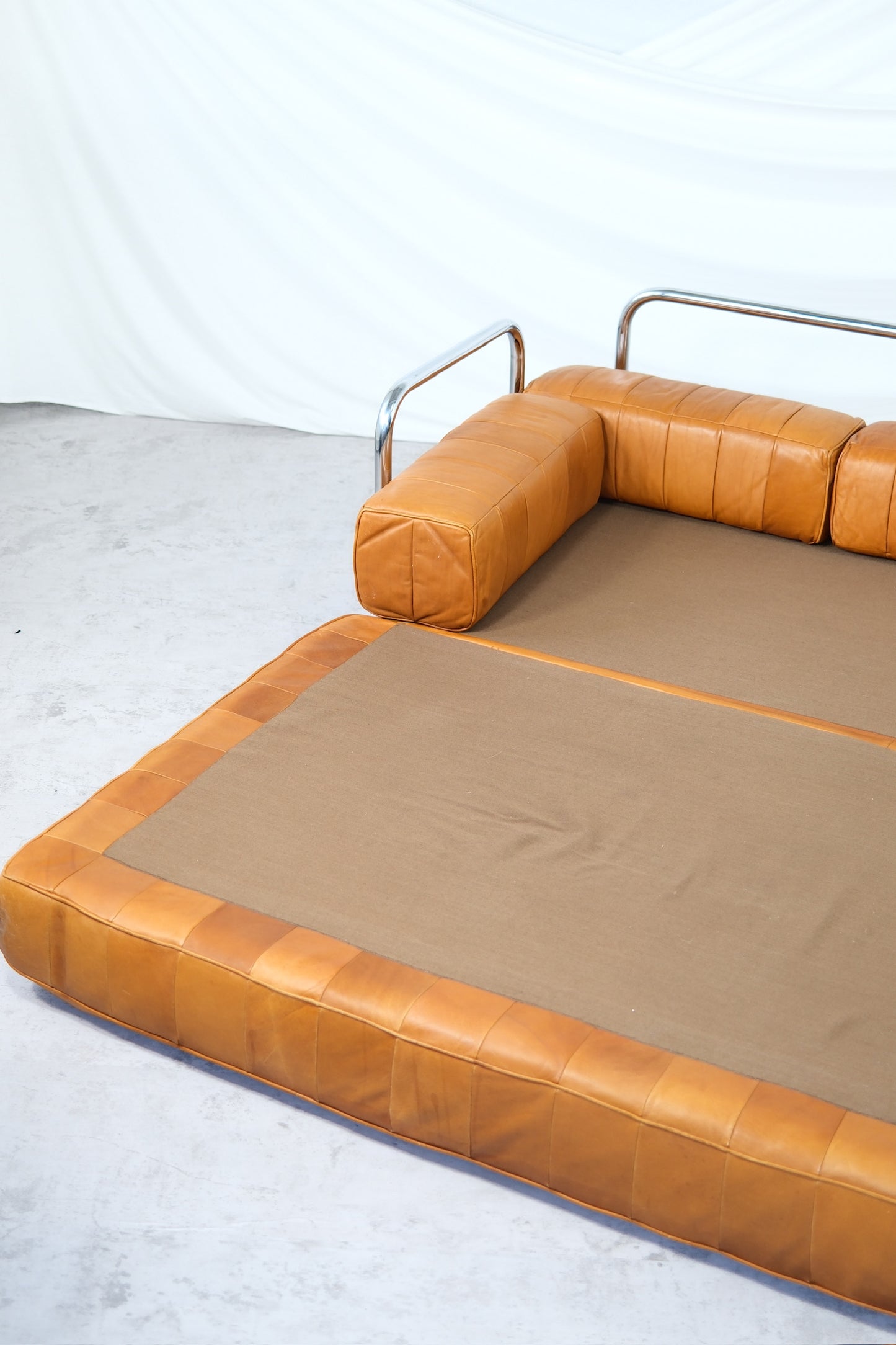 Rare Vintage De Sede Brown Leather Daybed Sofa Bed