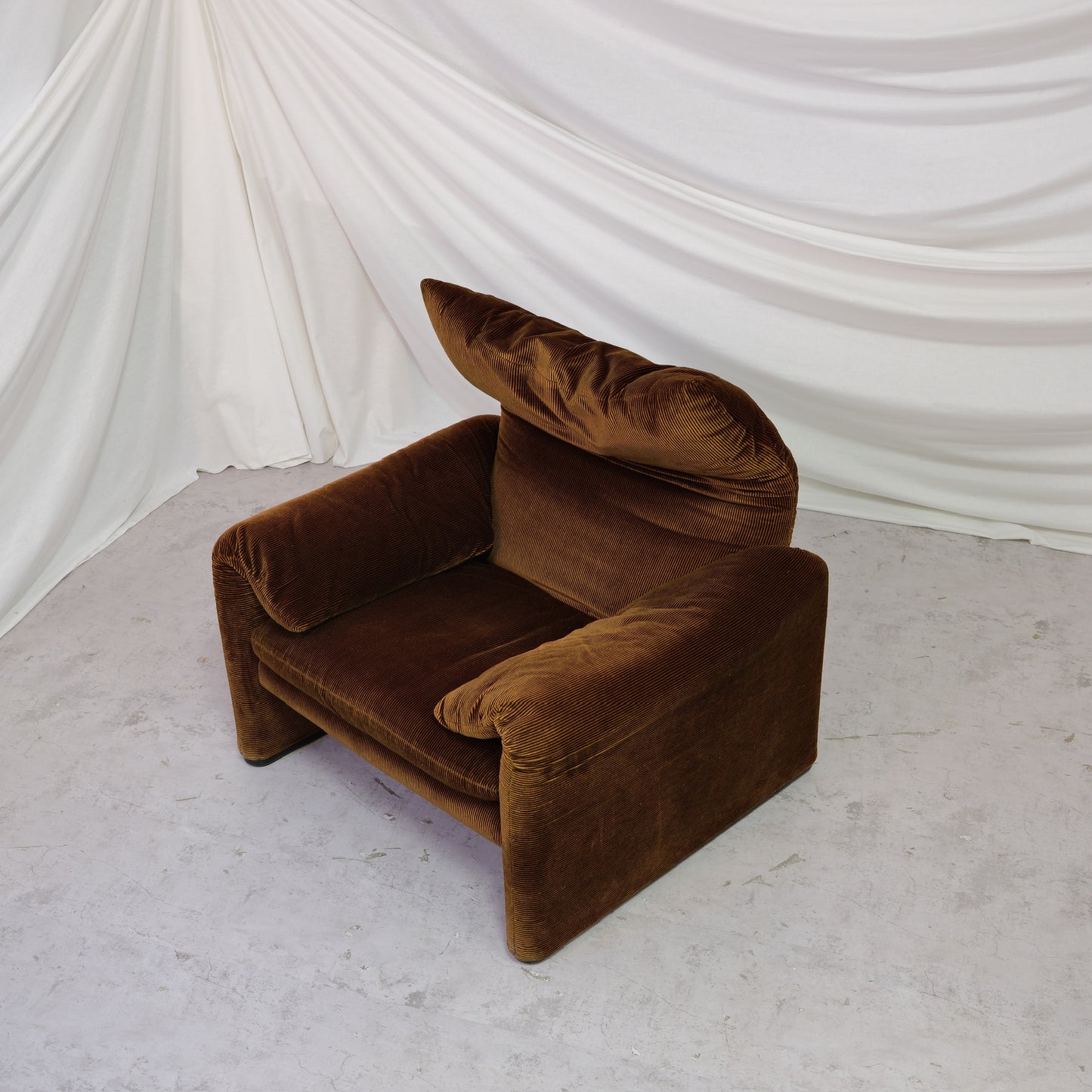 Vico Magistretti Maralunga Armchair for Cassina - Brown Wool Velvet