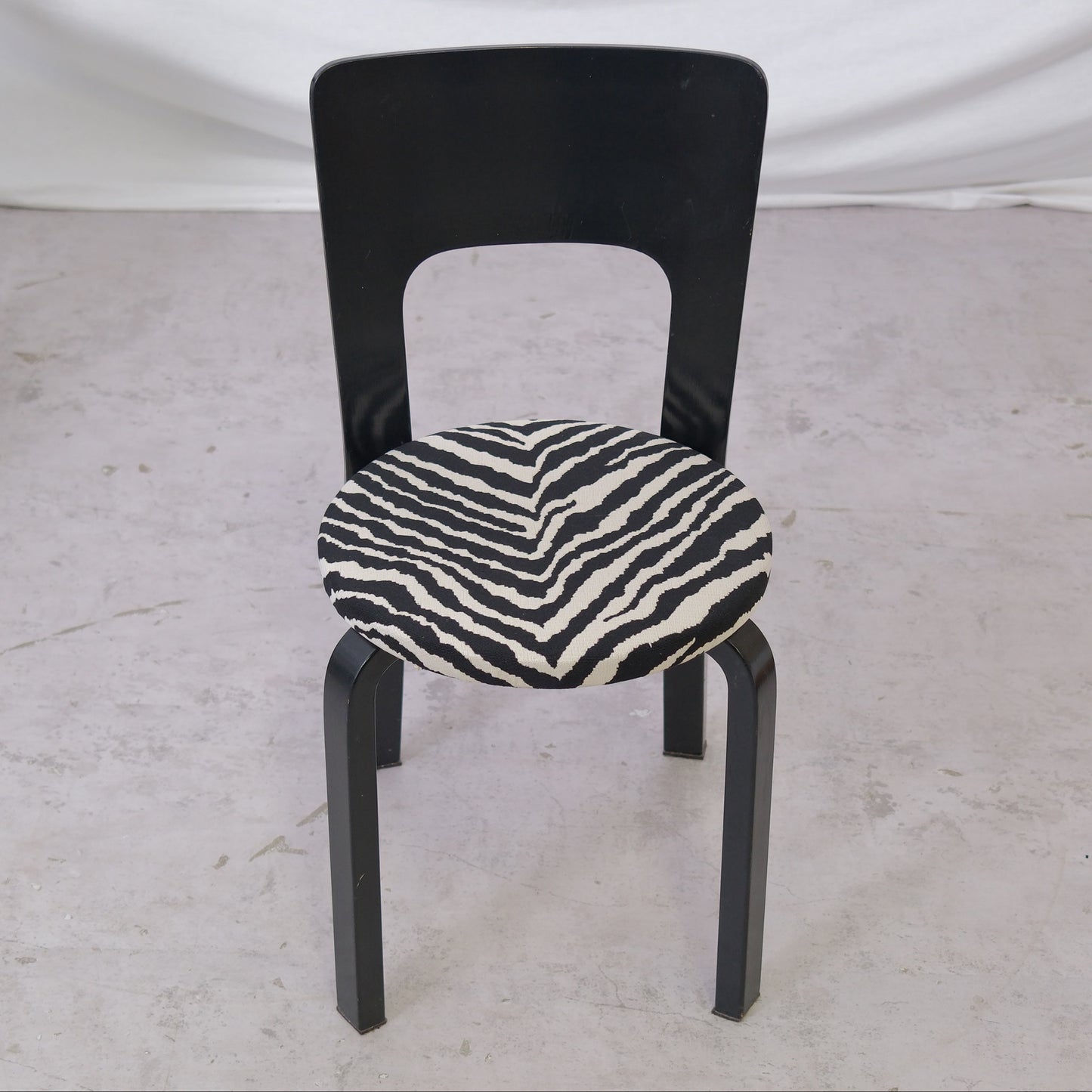 Alvar Aalto Chair 66 in Black with Zebra Upholstery (6 pieces)