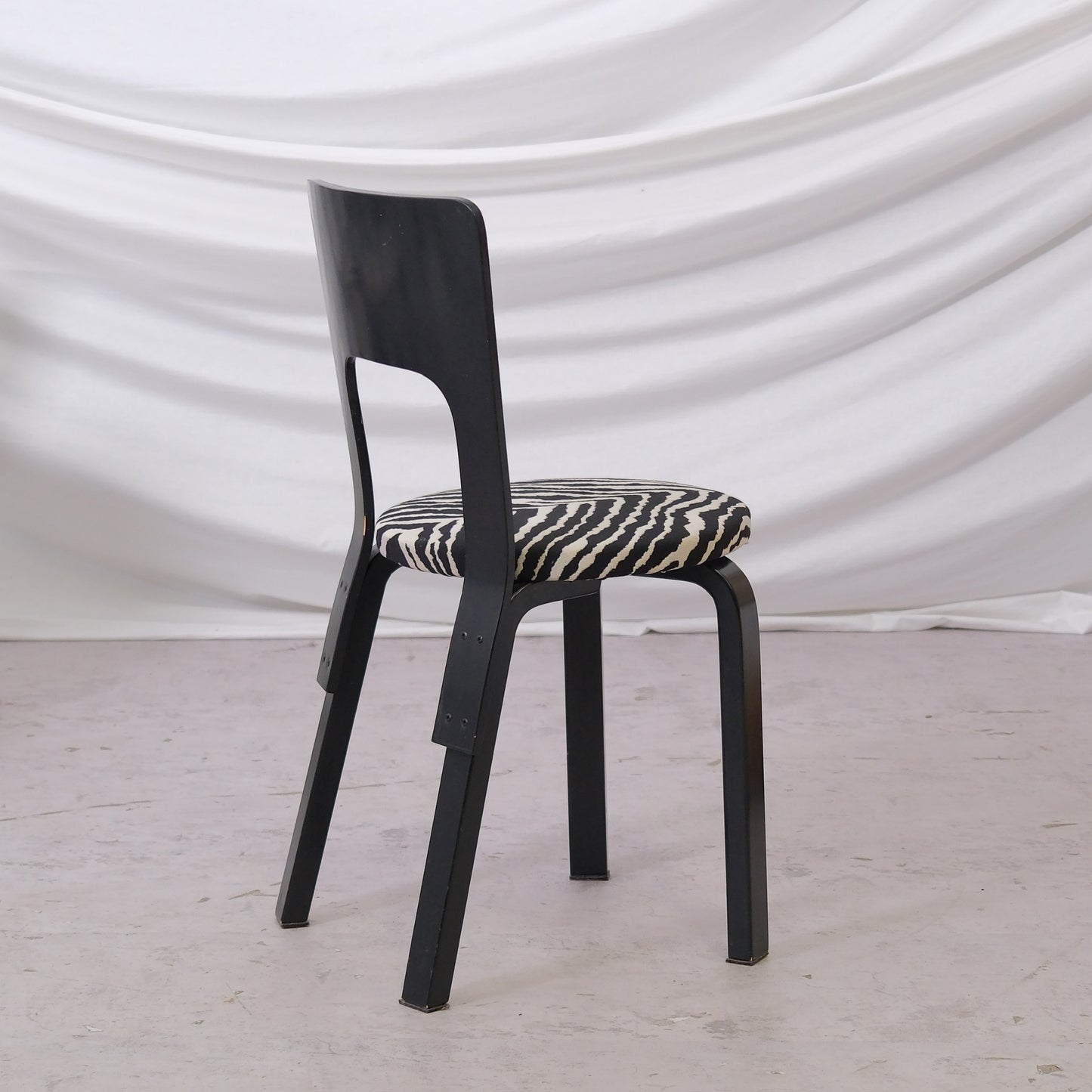 Alvar Aalto Chair 66 in Black with Zebra Upholstery (6 pieces)