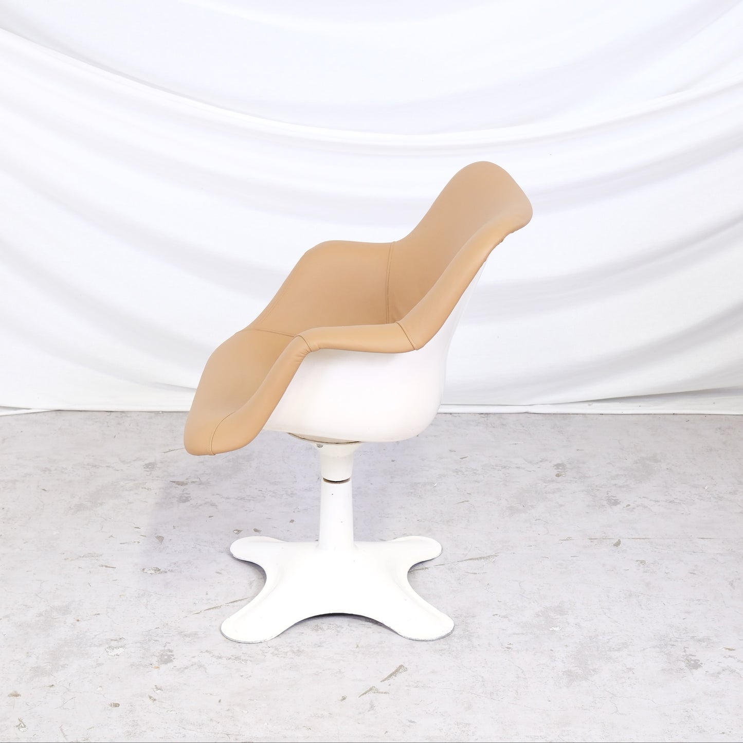 Yrjö Kukkapuro 416 Junior Chair for Haimi in Beige Leather