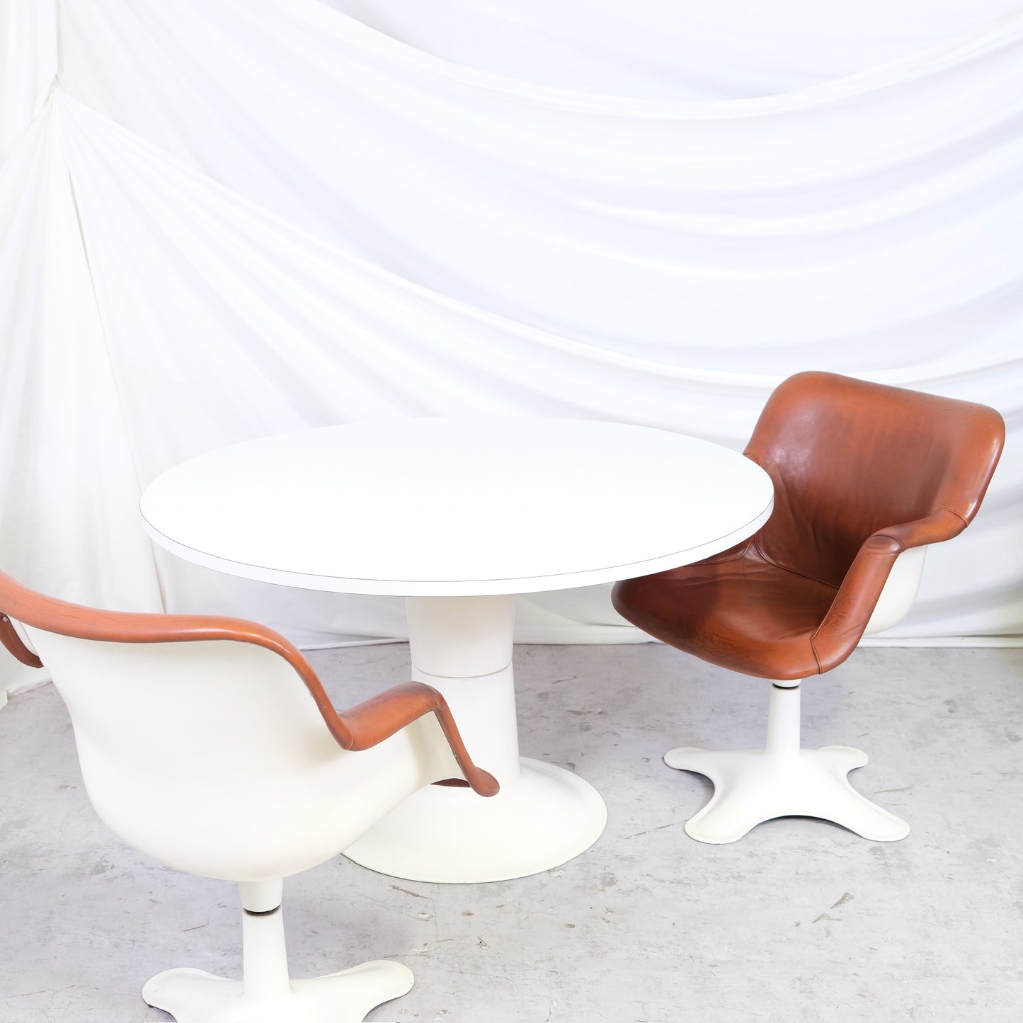 Yrjö Kukkapuro Saturnus Table for Haimi in White