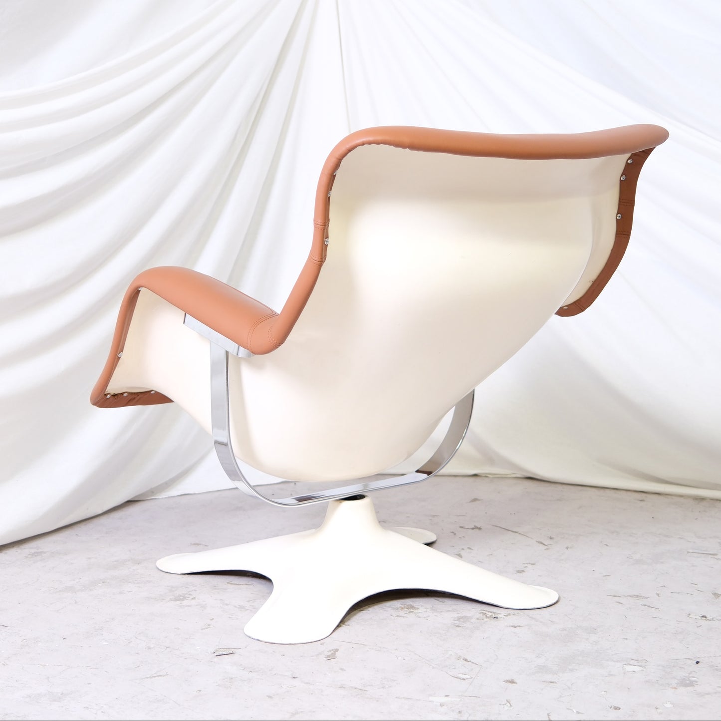 Yrjö Kukkapuro Karuselli Chair with Ottoman by Haimi