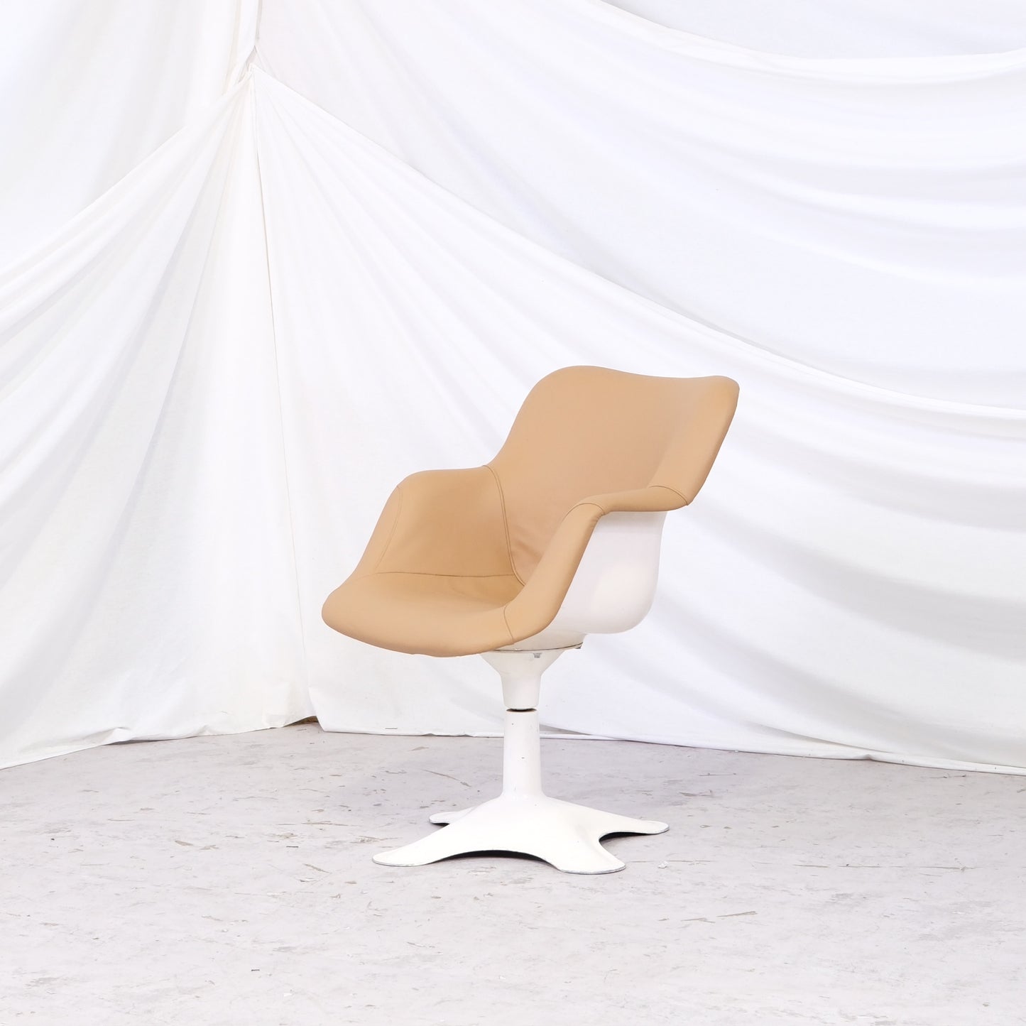 Yrjö Kukkapuro 416 Junior Chair for Haimi in Beige Leather