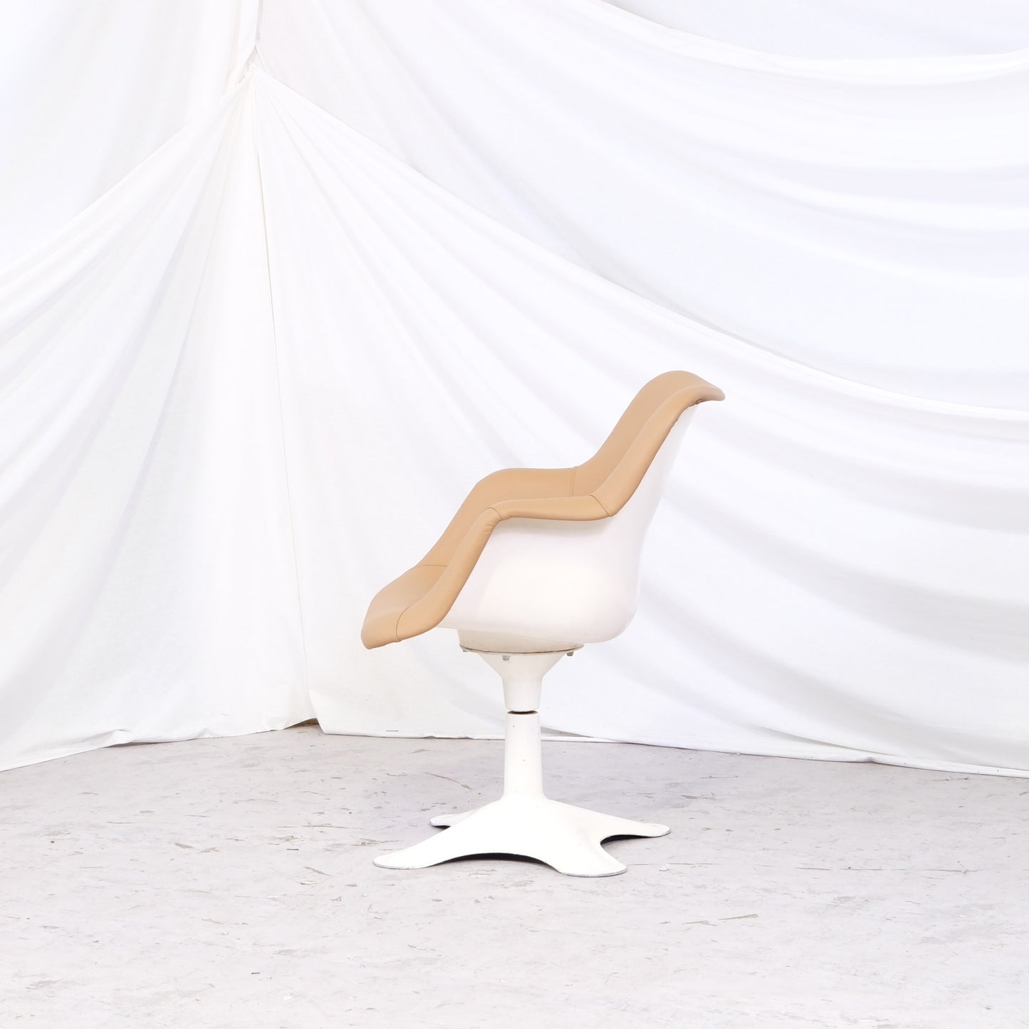 Yrjö Kukkapuro 416 Junior Chair for Haimi in Beige Leather