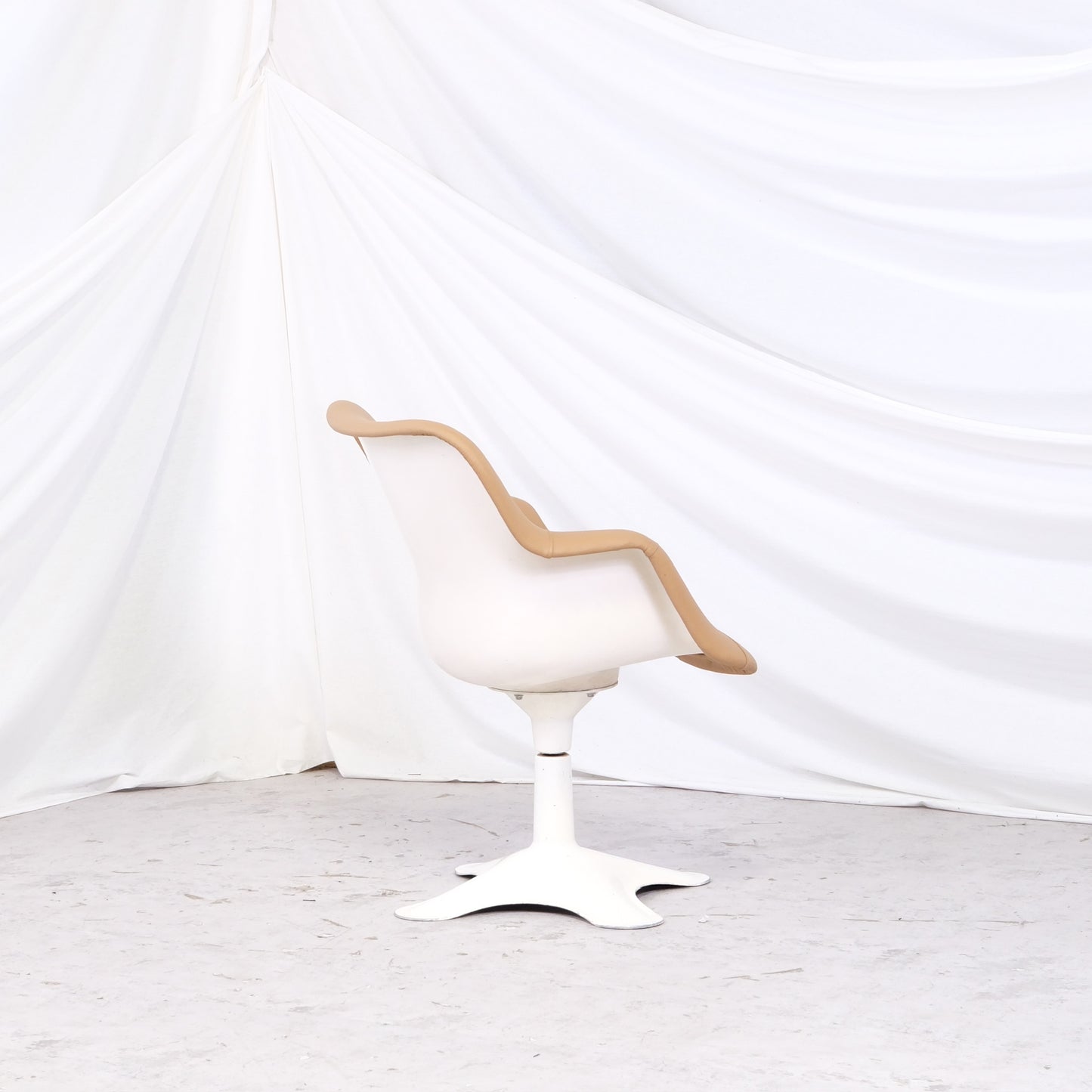 Yrjö Kukkapuro 416 Junior Chair for Haimi in Beige Leather