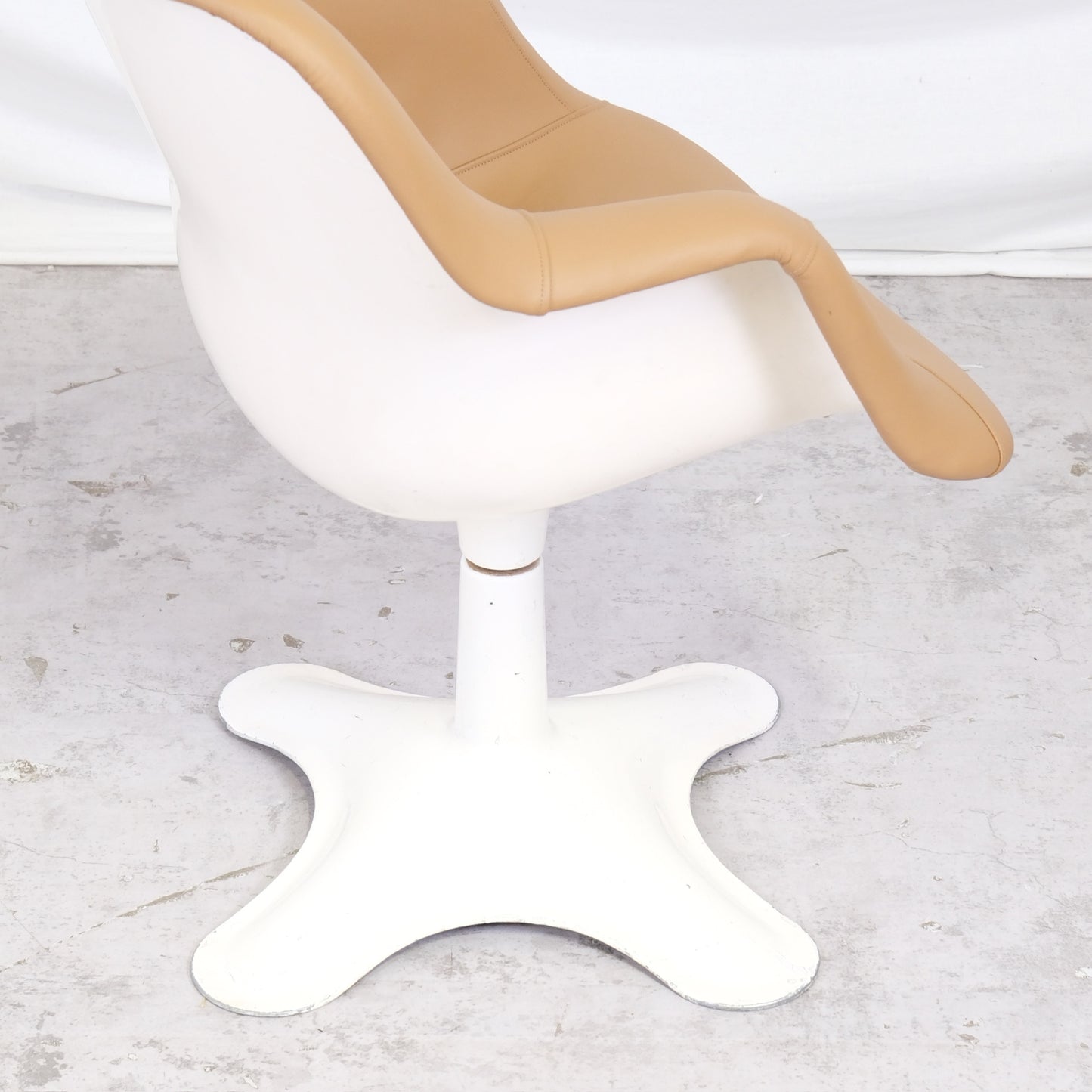 Yrjö Kukkapuro 416 Junior Chair for Haimi in Beige Leather
