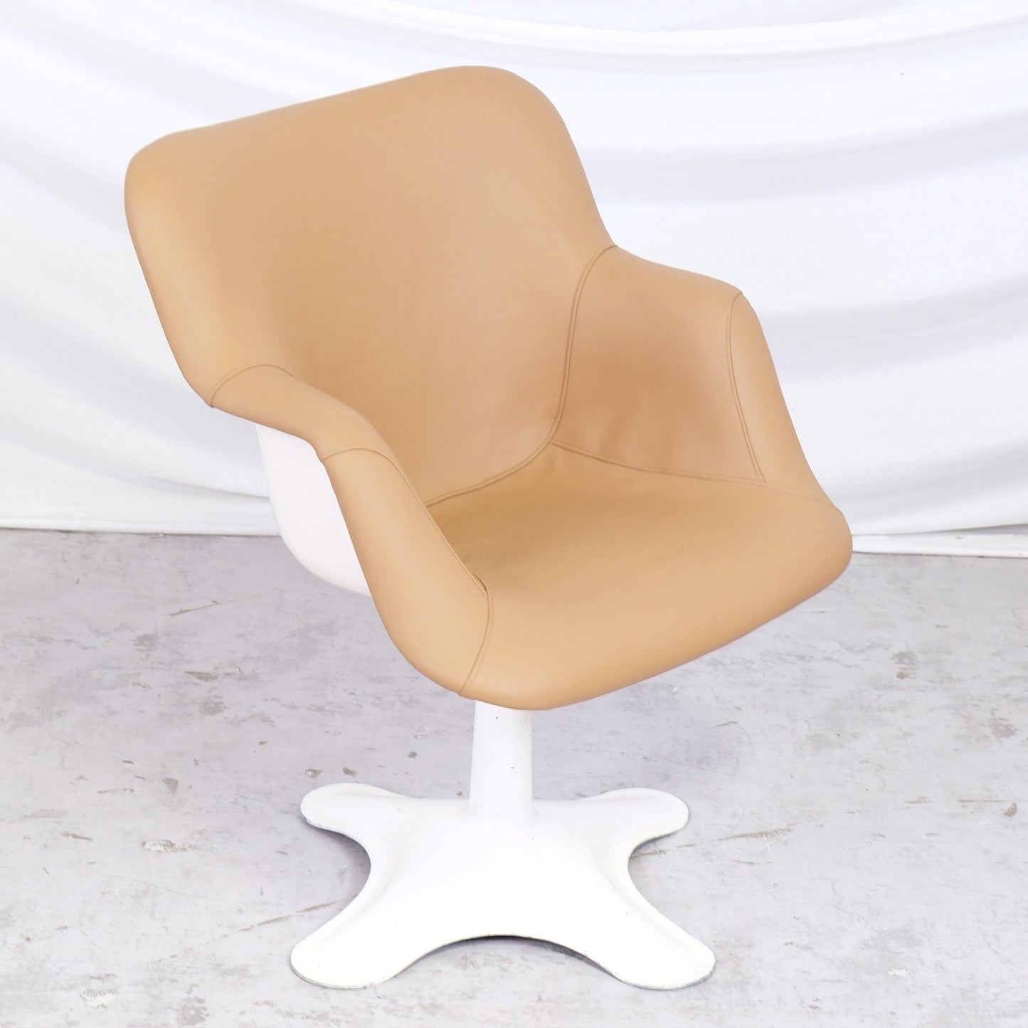 Yrjö Kukkapuro 416 Junior Chair for Haimi in Beige Leather