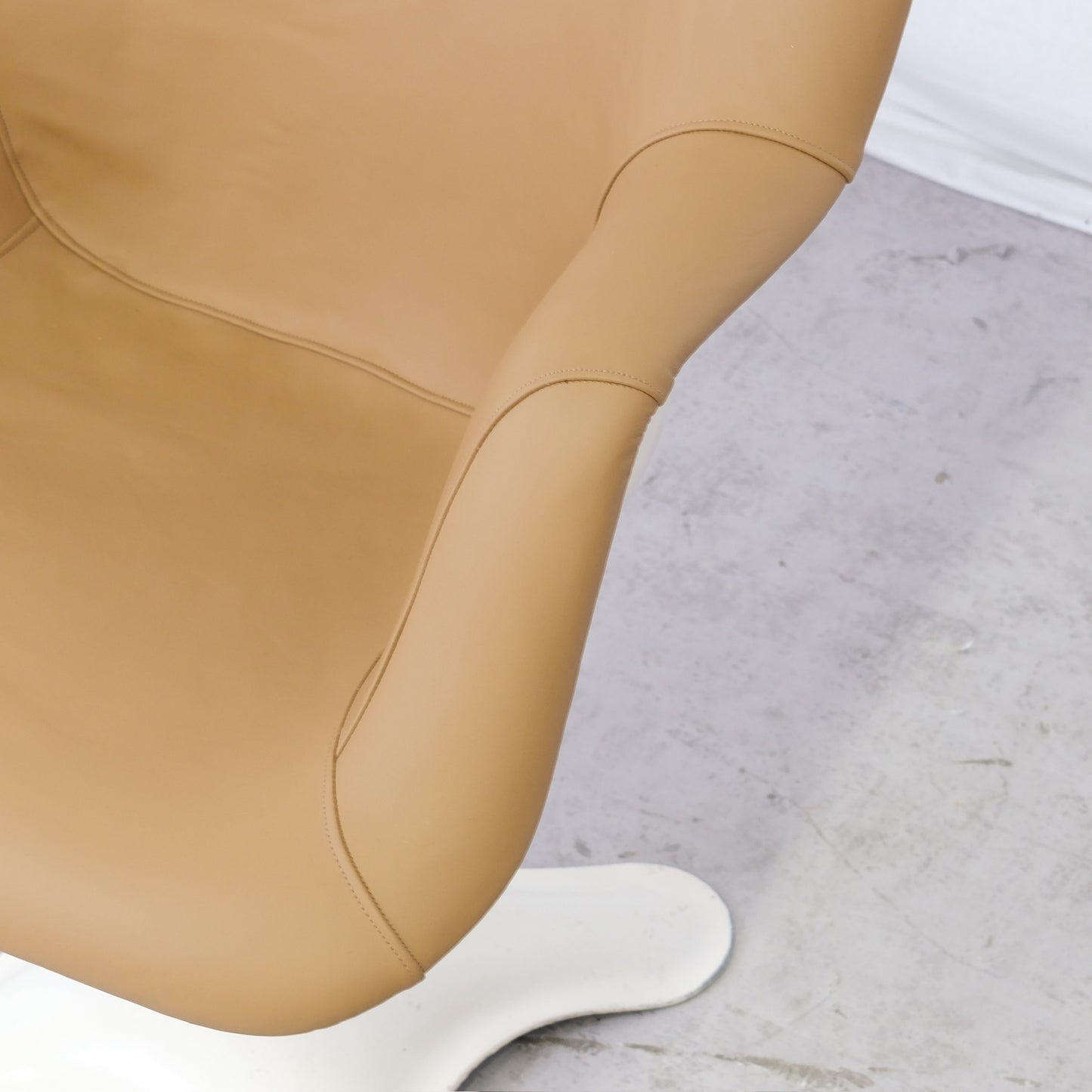 Yrjö Kukkapuro 416 Junior Chair for Haimi in Beige Leather