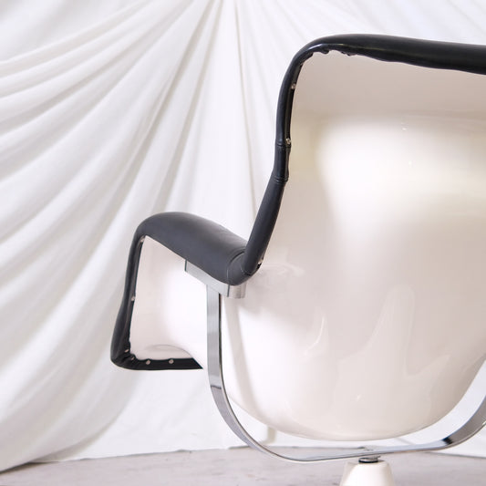 Yrjö Kukkapuro Karuselli Chair with Ottoman by Avarte