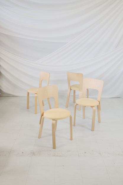 Niinikangas 실내 장식이 포함된 Artek 66 의자