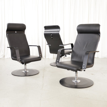 Yrjö Kukkapuro Avarte Fysio chair with disc base – Three chairs, sold individually