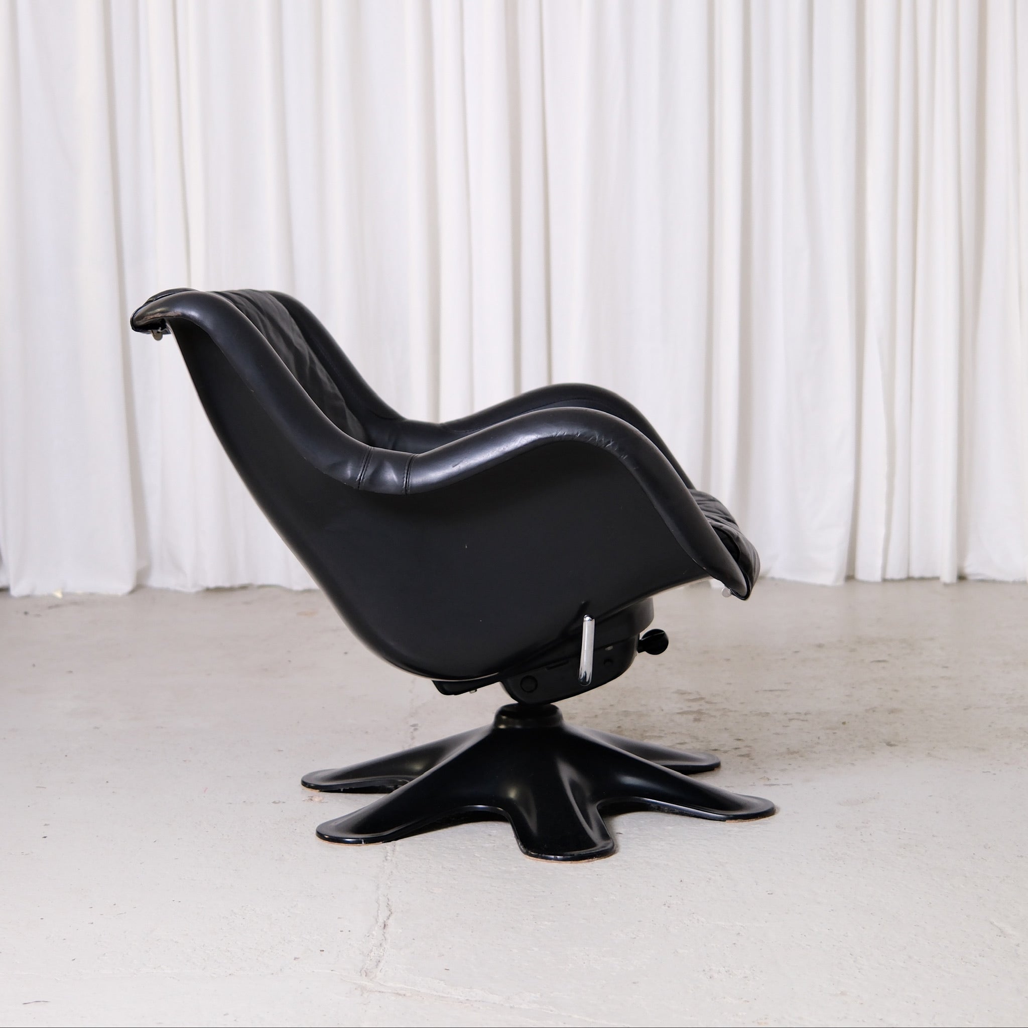 Yrjö Kukkapuro 418 Karuselli Swivel Lounge Chairs (4 available