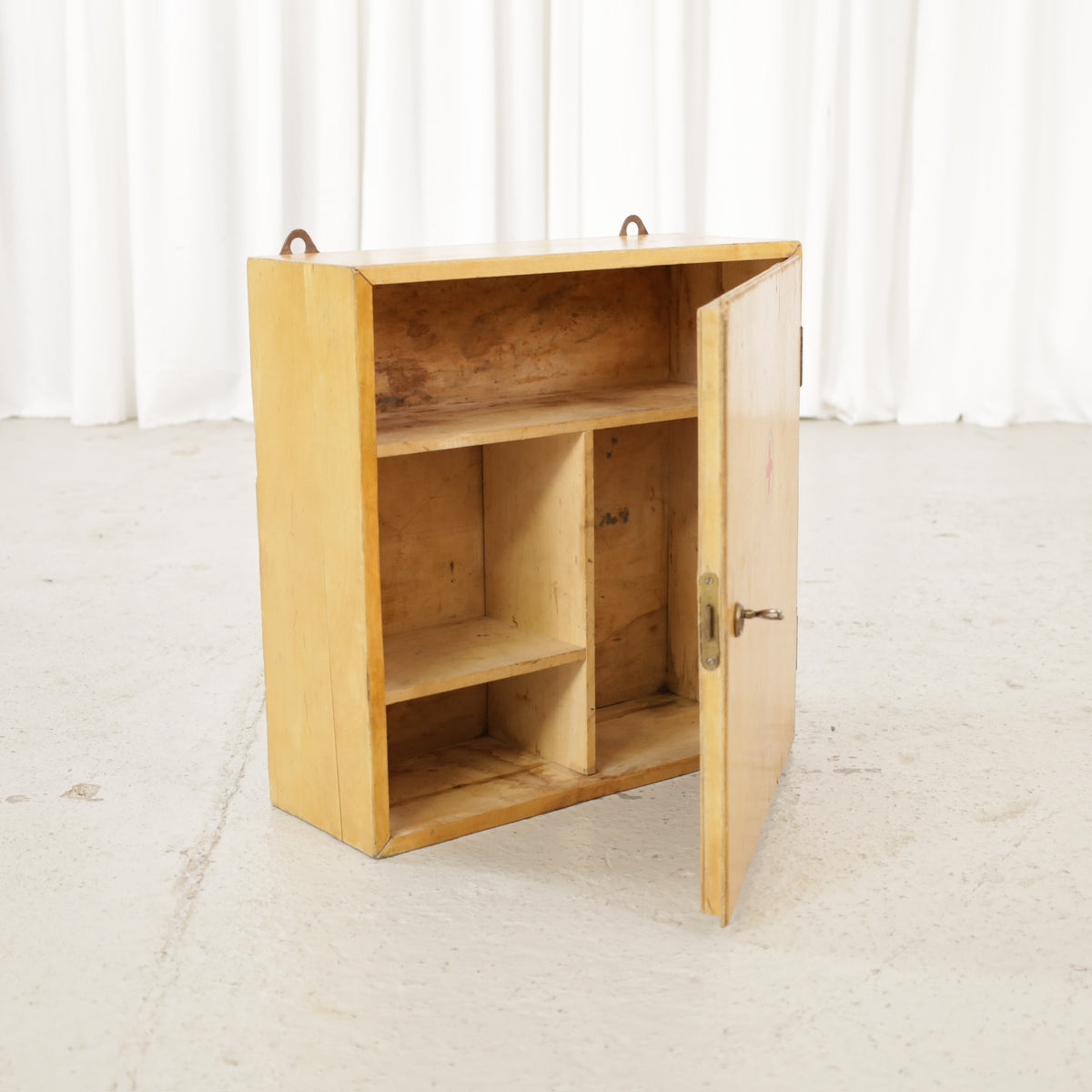 Aino Aalto medicine cabinet with door open