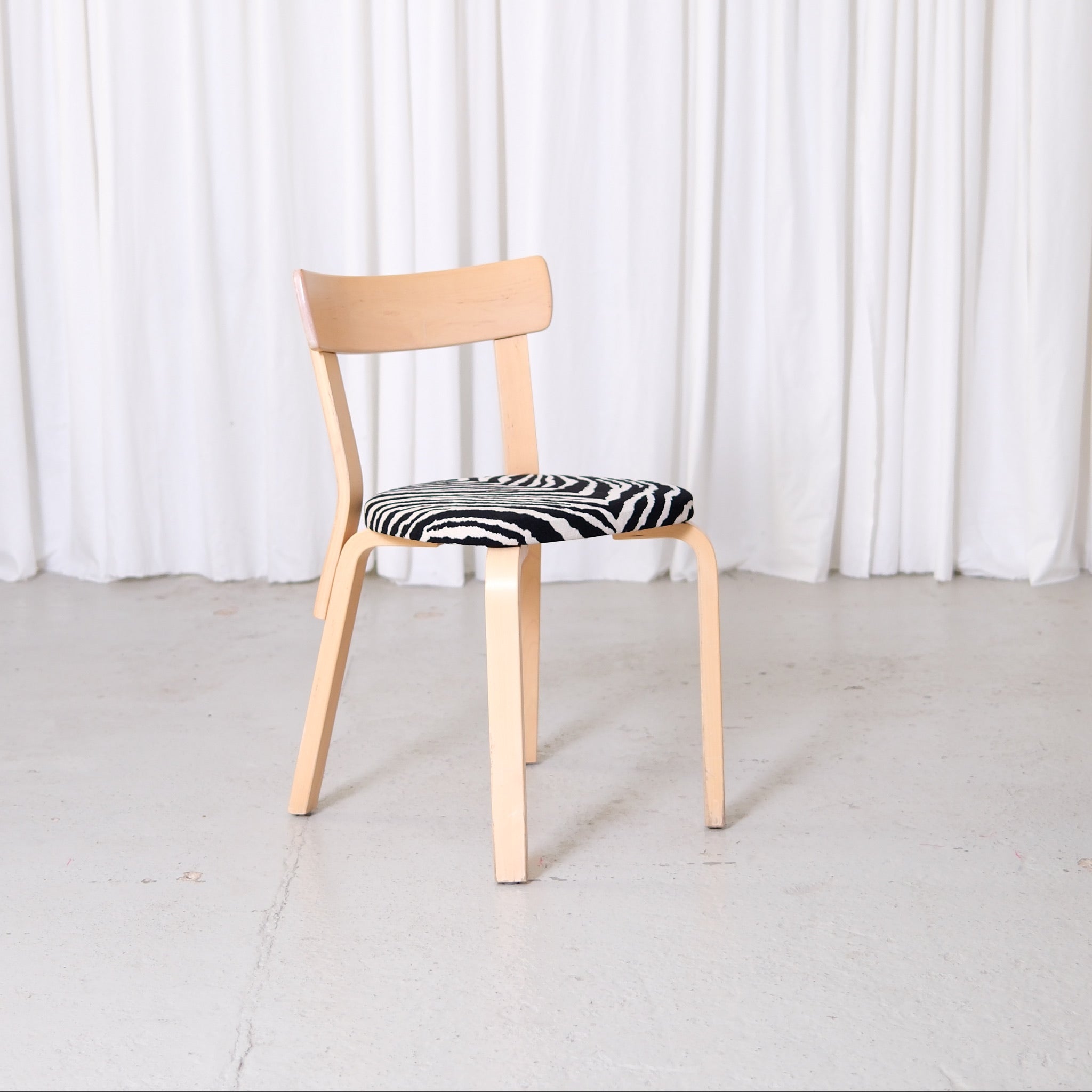 bless n° chair wear B artekリメイク Alvar Aalto Artek Chair 69 in Birch with Zebra Upholstery – Pino
