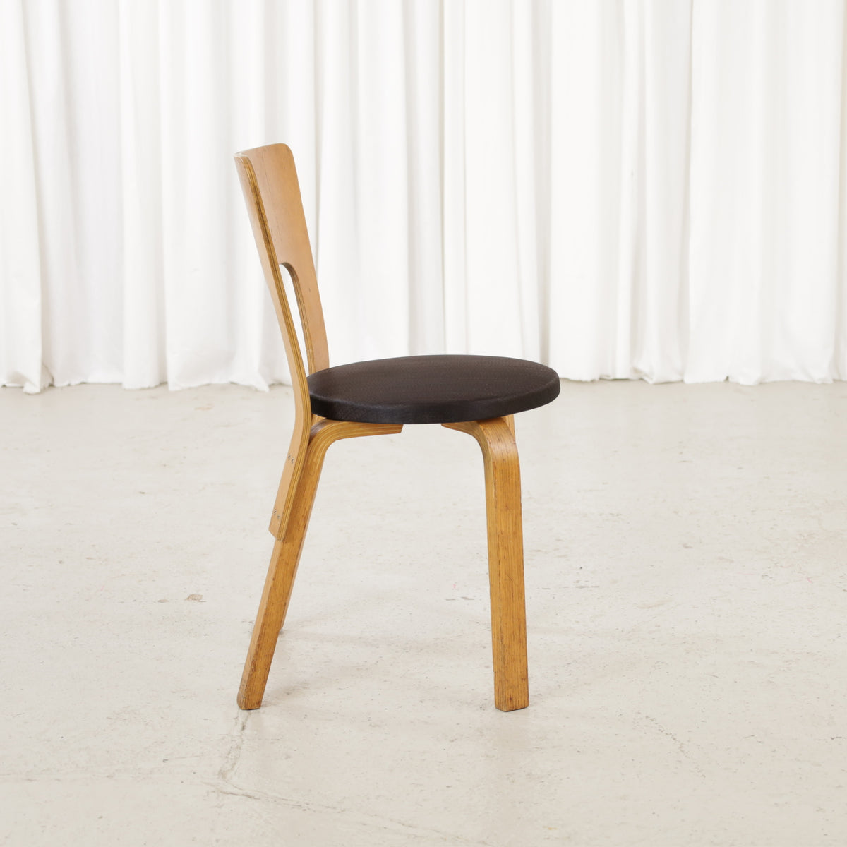 Ash Chair 66, side profile