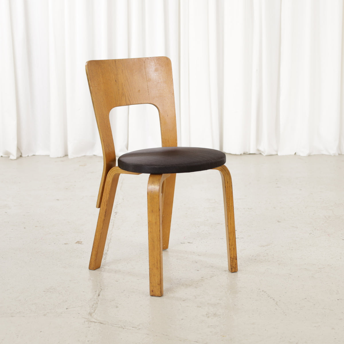 Ash Chair 66, opposite front view