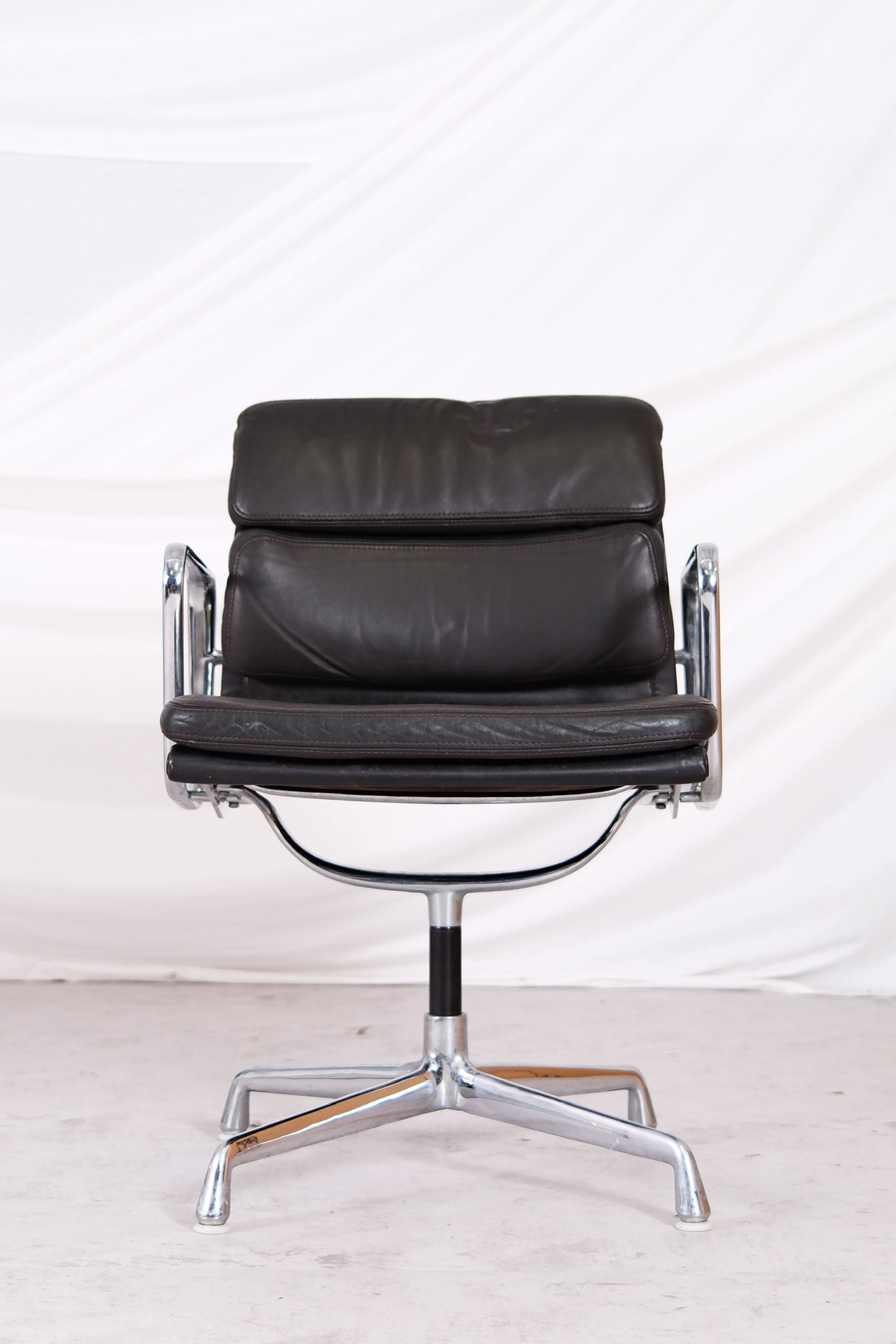 Charles & Ray Eames EA208 Soft Pad Chair for Herman Miller