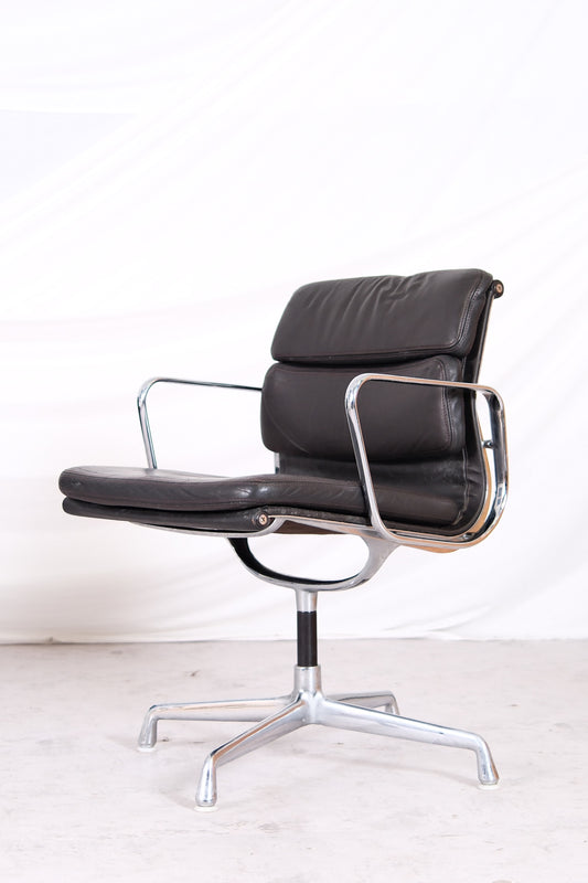 Charles & Ray Eames EA208 Soft Pad Chair for Herman Miller