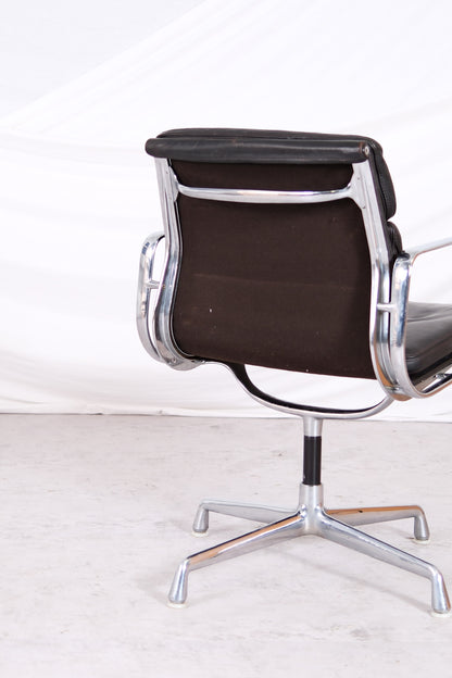 Charles & Ray Eames EA208 Soft Pad Chair for Herman Miller