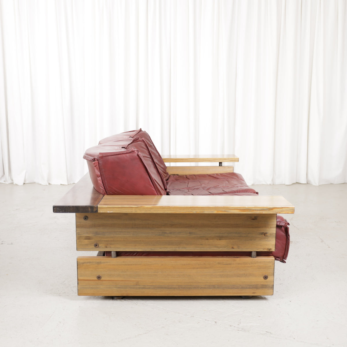 Pinus sofa, opposite side view
