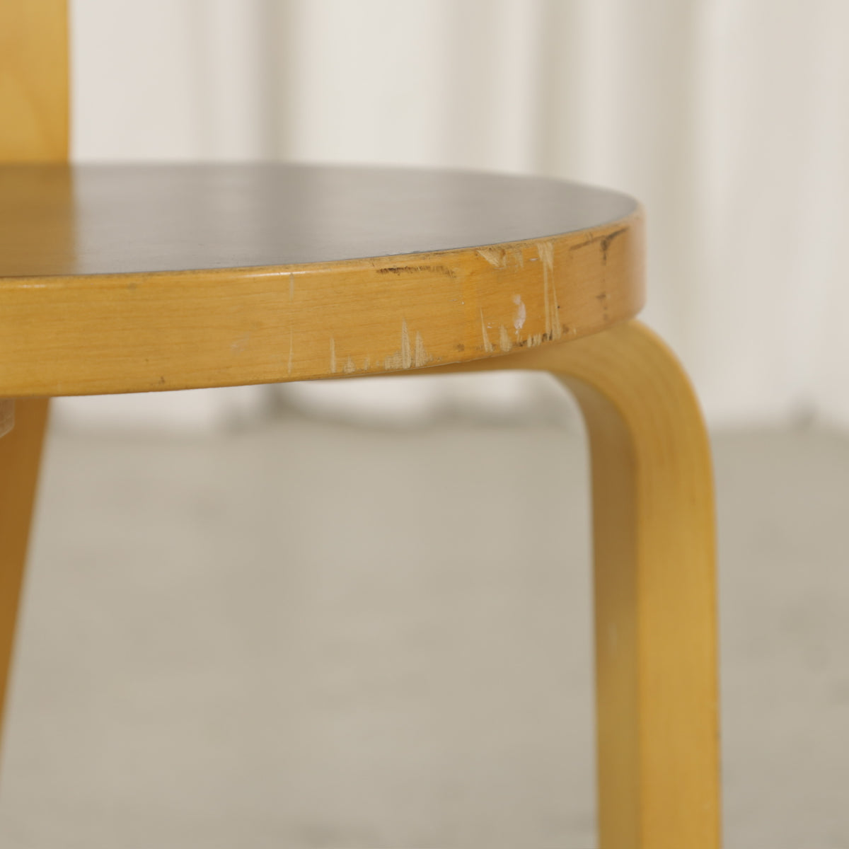 Chair 66 birch backrest grain
