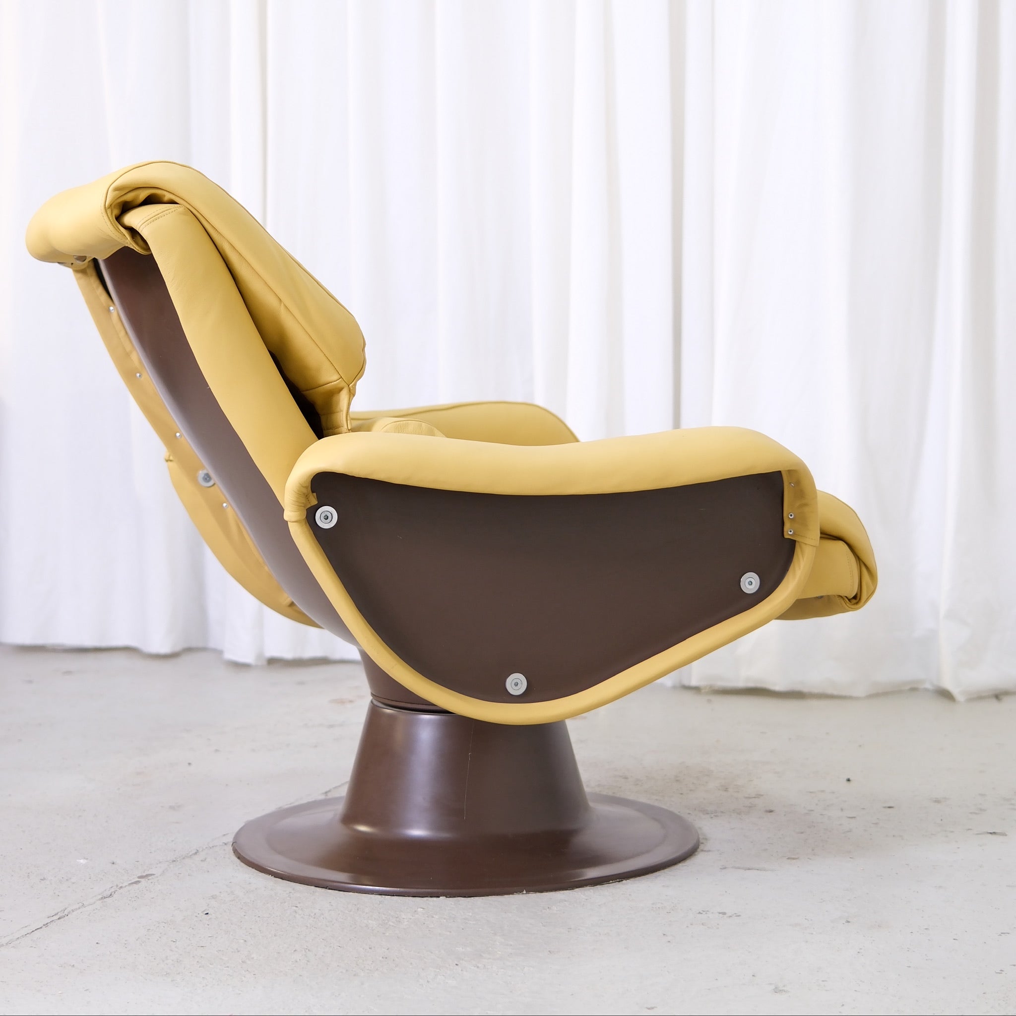 Vintage Yrjö Kukkapuro Saturnus Lounge Chair in Yellow Leather