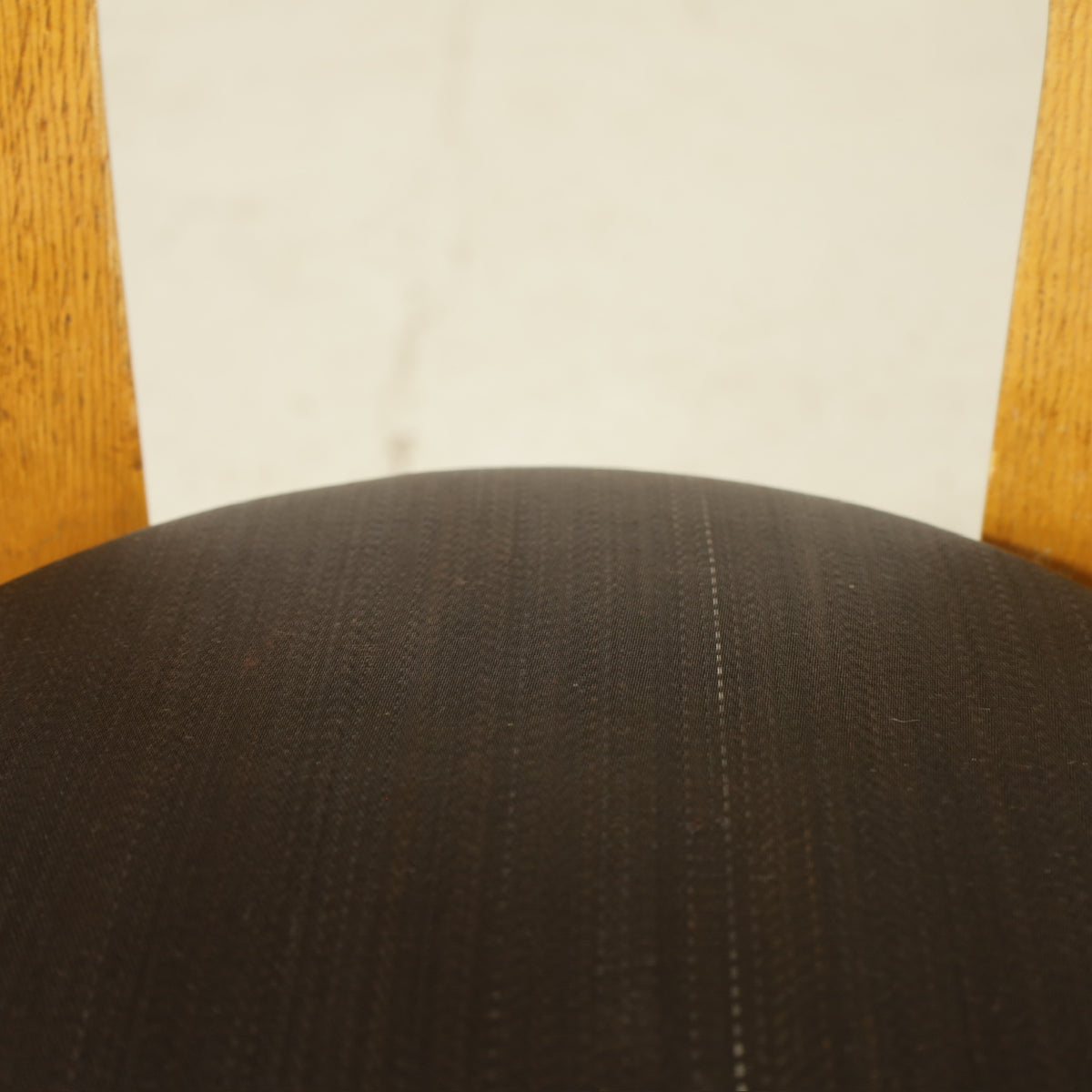 Chair 66 dark fabric seat close-up