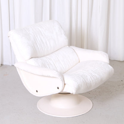 Yrjö Kukkapuro Saturnus Lounge Chair