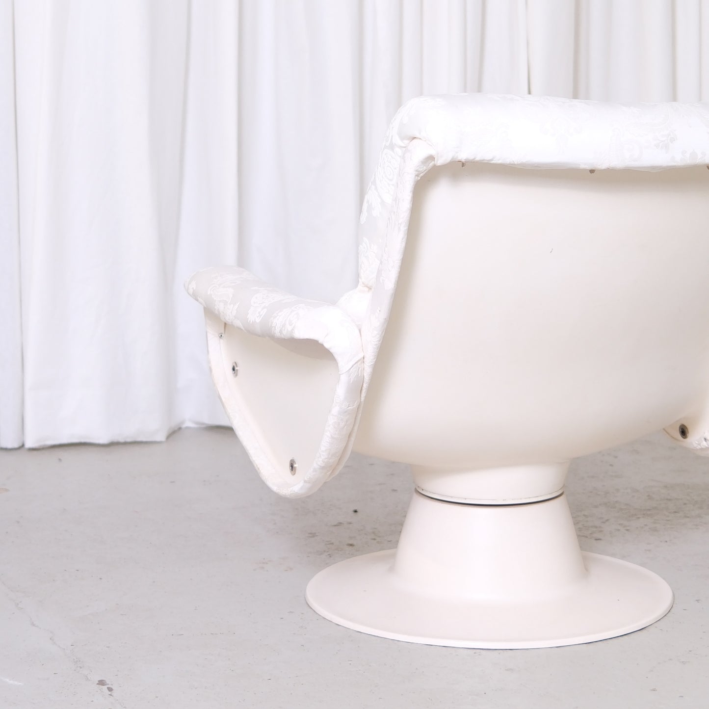 Yrjö Kukkapuro Saturnus Lounge Chair