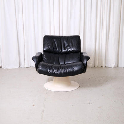 Yrjö Kukkapuro Saturnus Lounge Chair in Black Leather