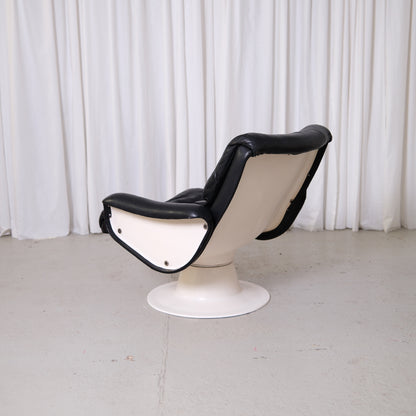 Yrjö Kukkapuro Saturnus Lounge Chair in Black Leather