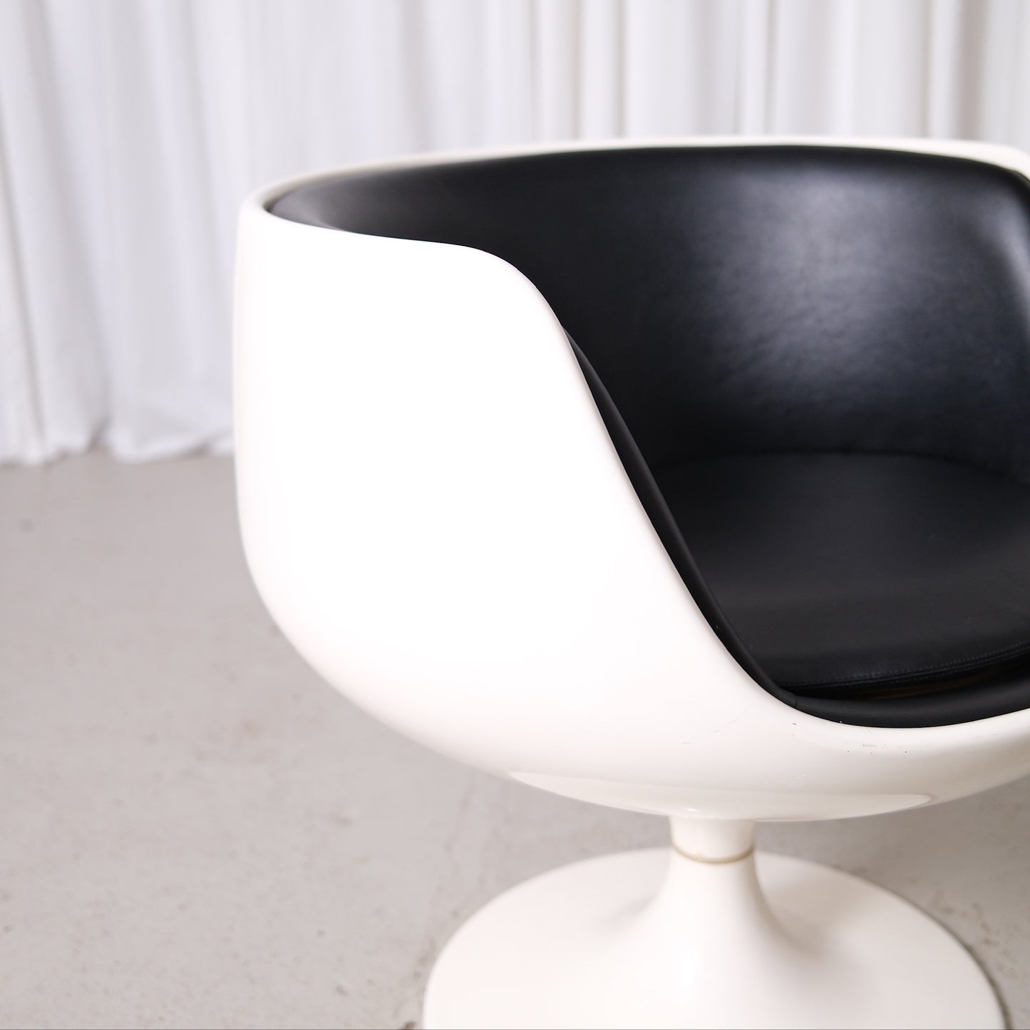 Eero Aarnio Cognac Chair by Asko in Black Leather