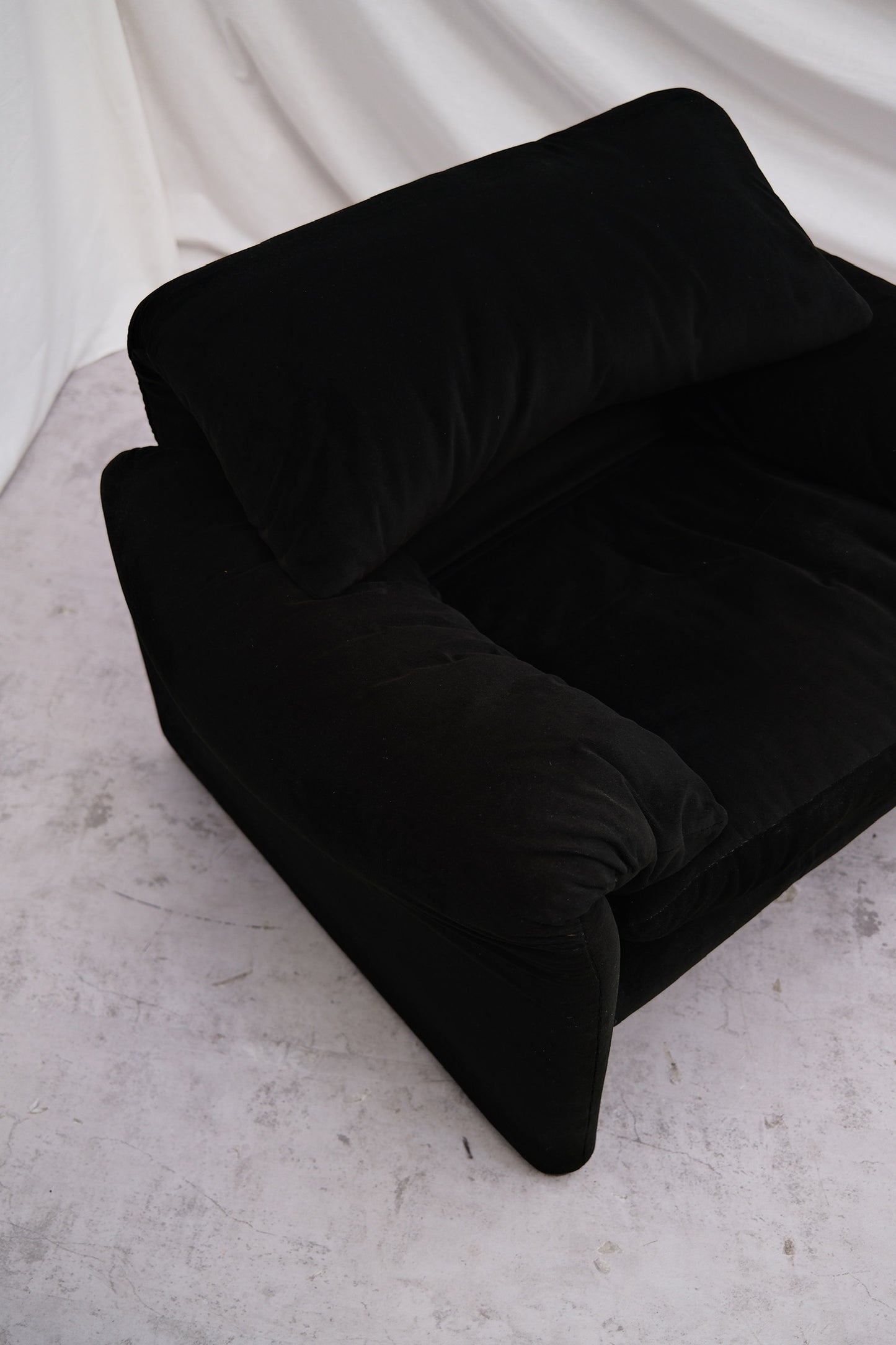 Vico Magistretti Maralunga Armchair – Cassina