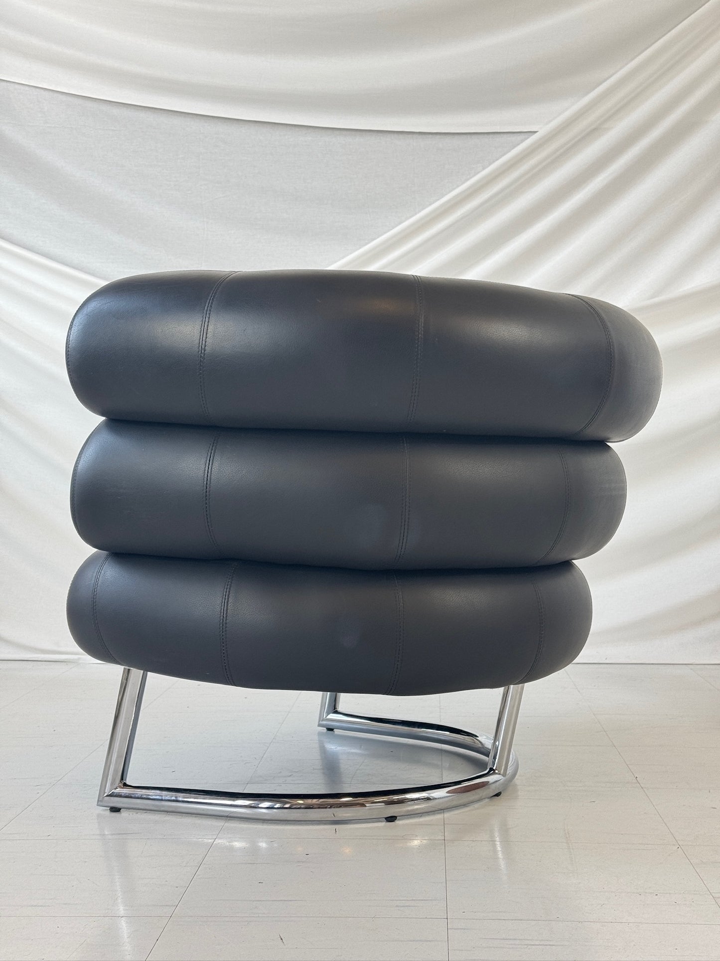 Eileen Gray Bibendum Chair in Black Leather – Modernist Lounge Chair