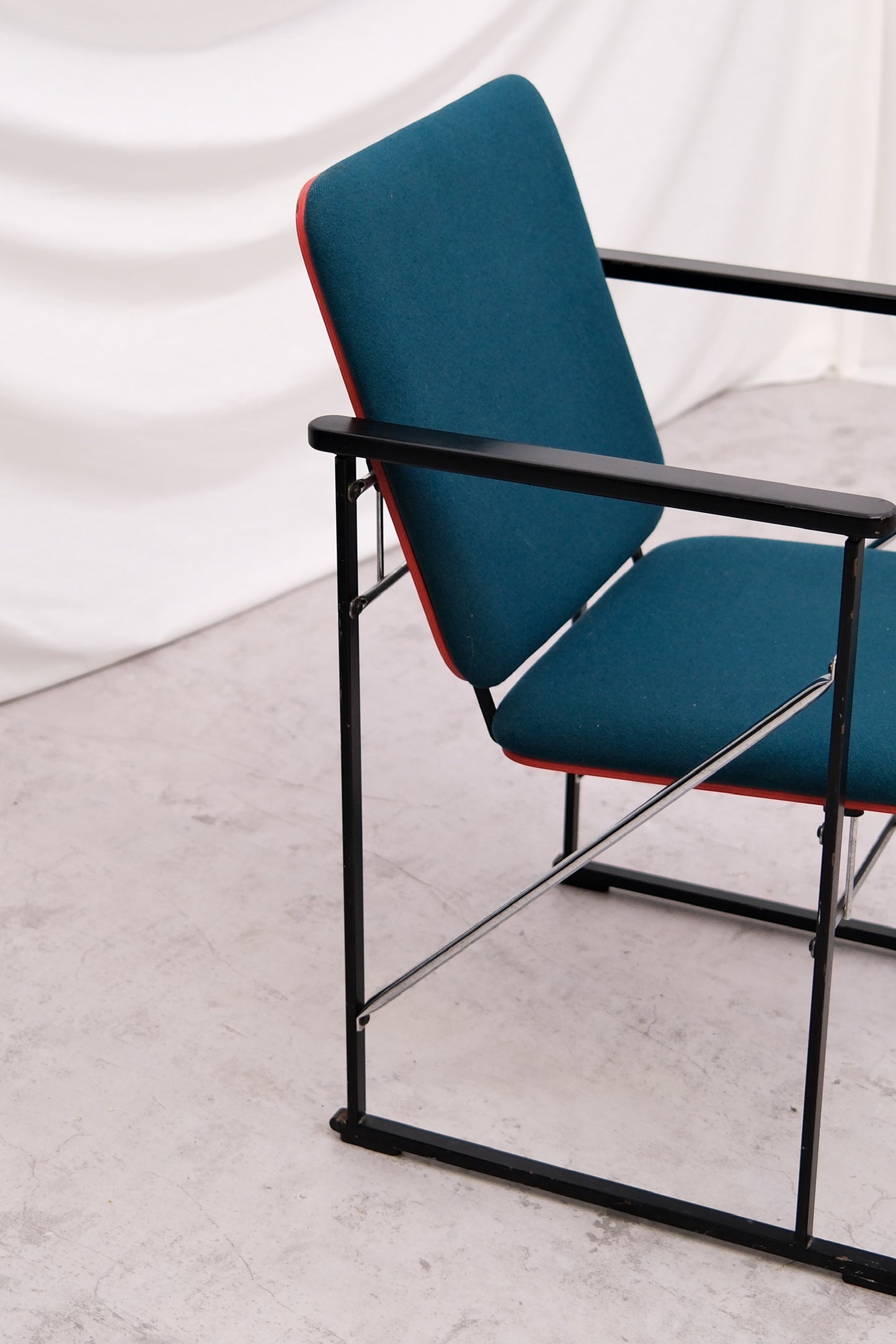Yrjö Kukkapuro A-502 chair (2 available)