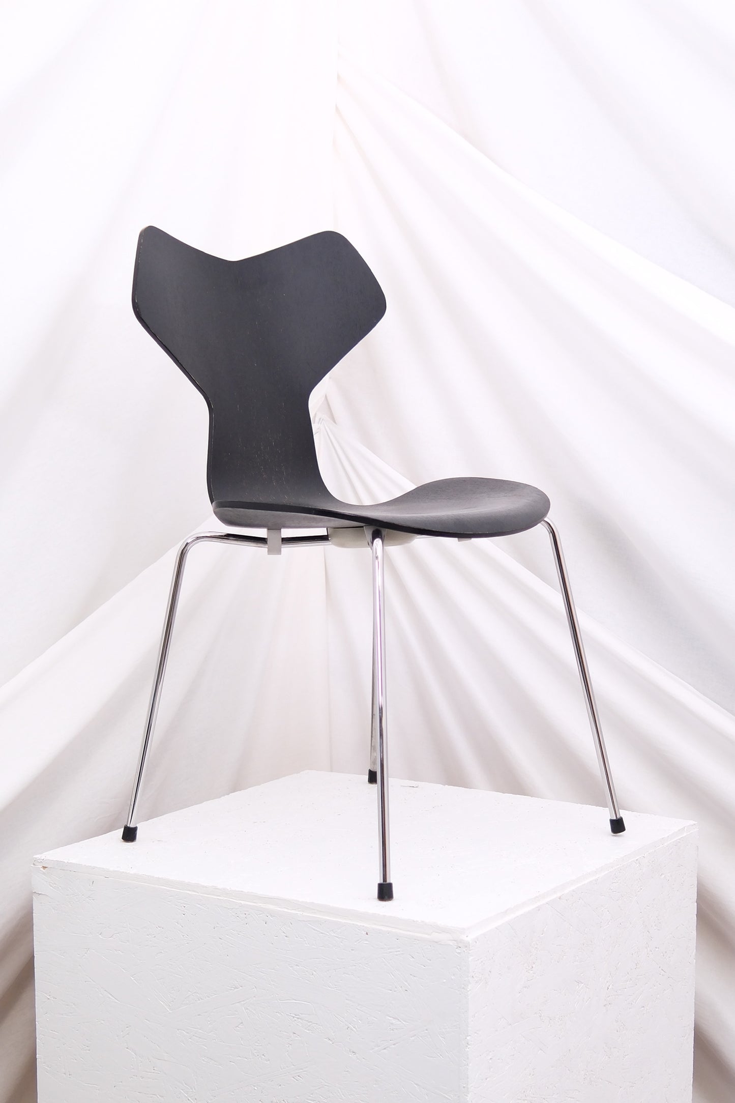 Fritz Hansen Grand Prix Chairs Black Wood
