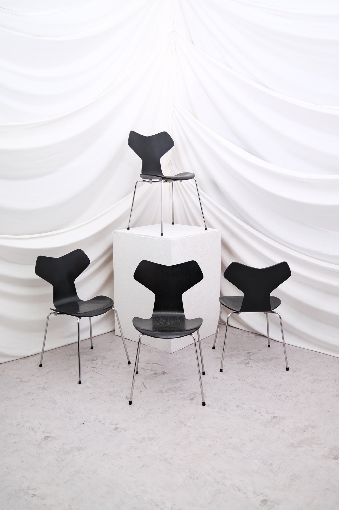 Fritz Hansen Grand Prix Chairs Black Wood