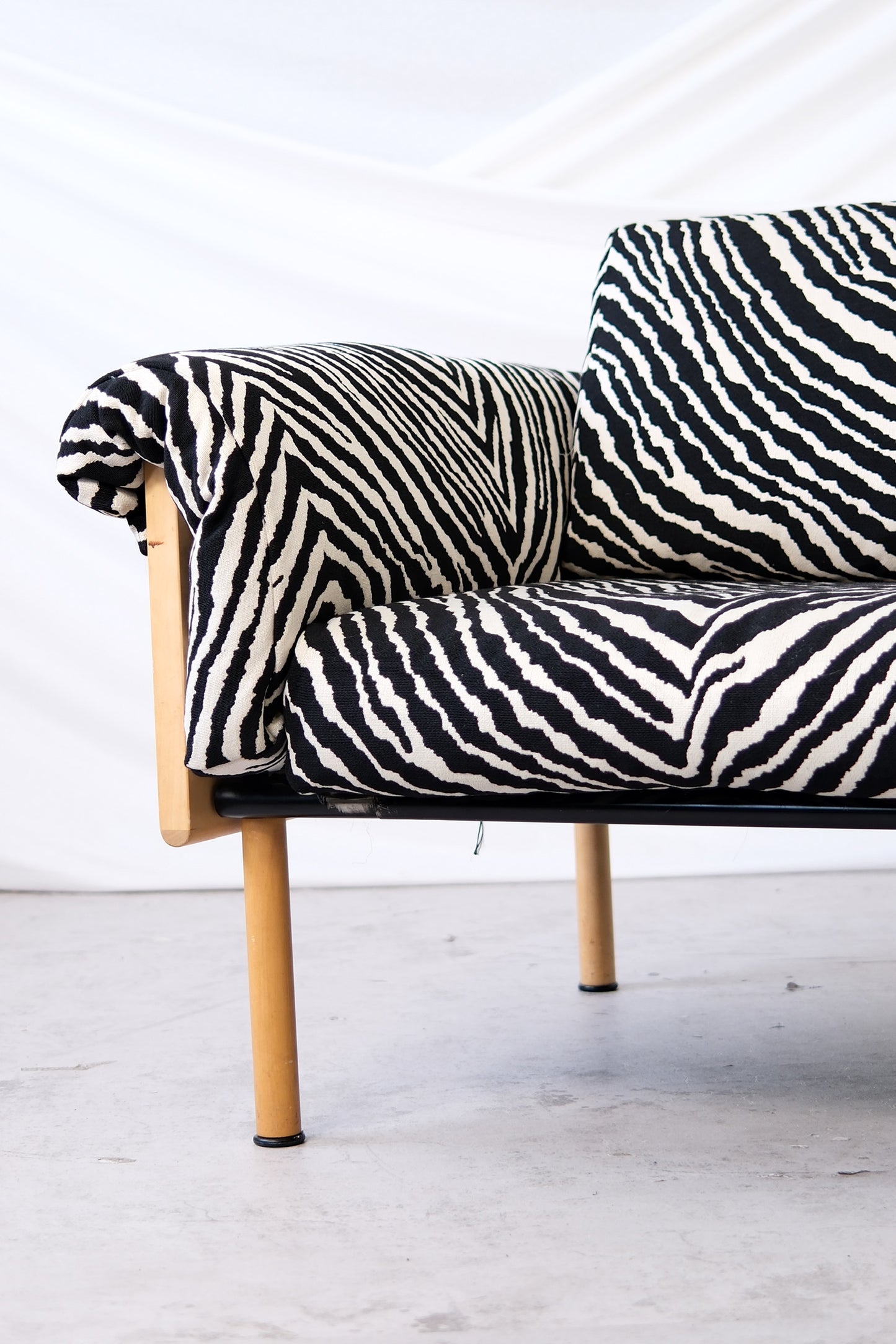 Yrjö Kukkapuro Ateljee 2-Seater, Zebra Fabric