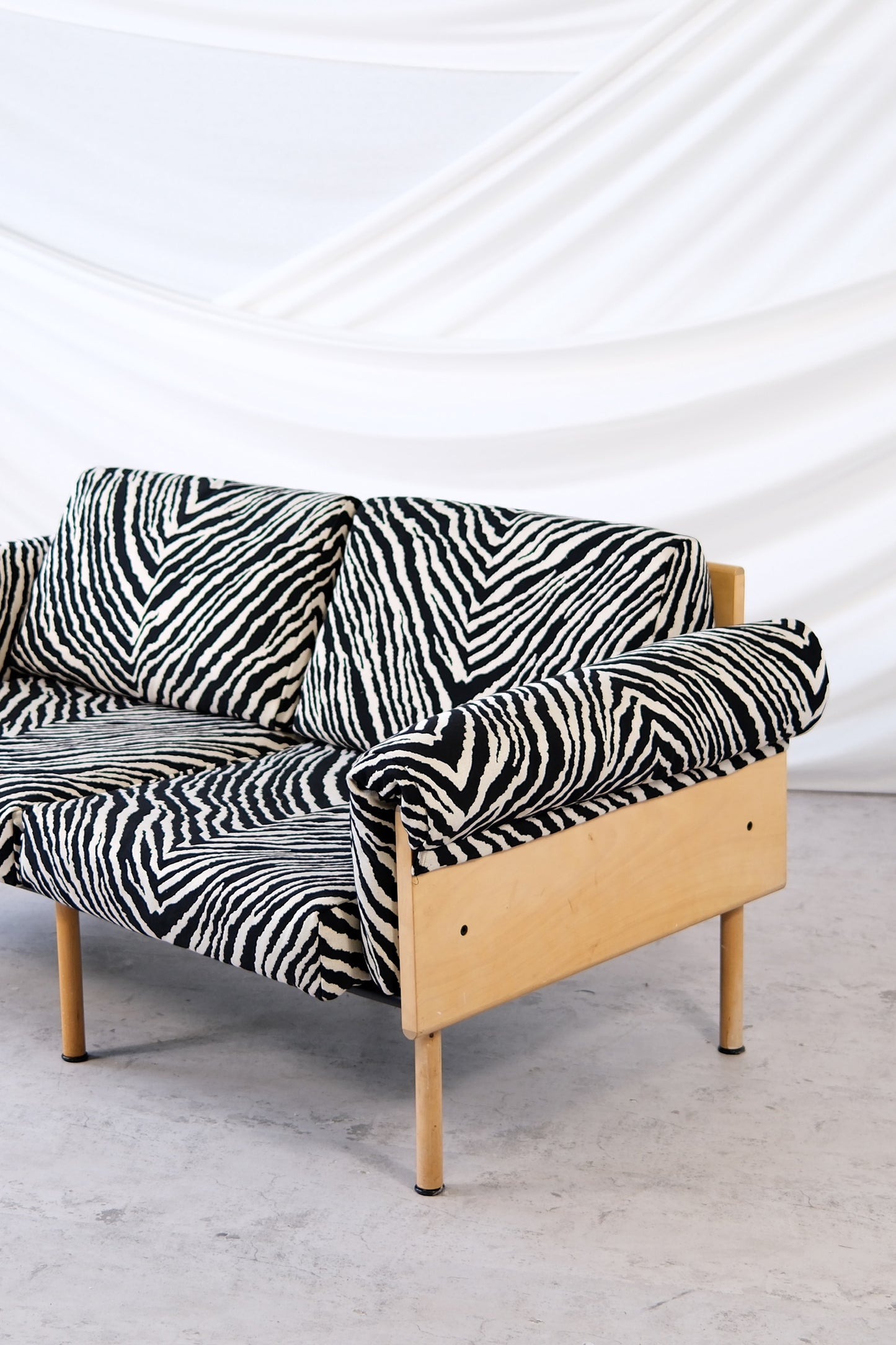 Yrjö Kukkapuro Ateljee 2-Seater, Zebra Fabric