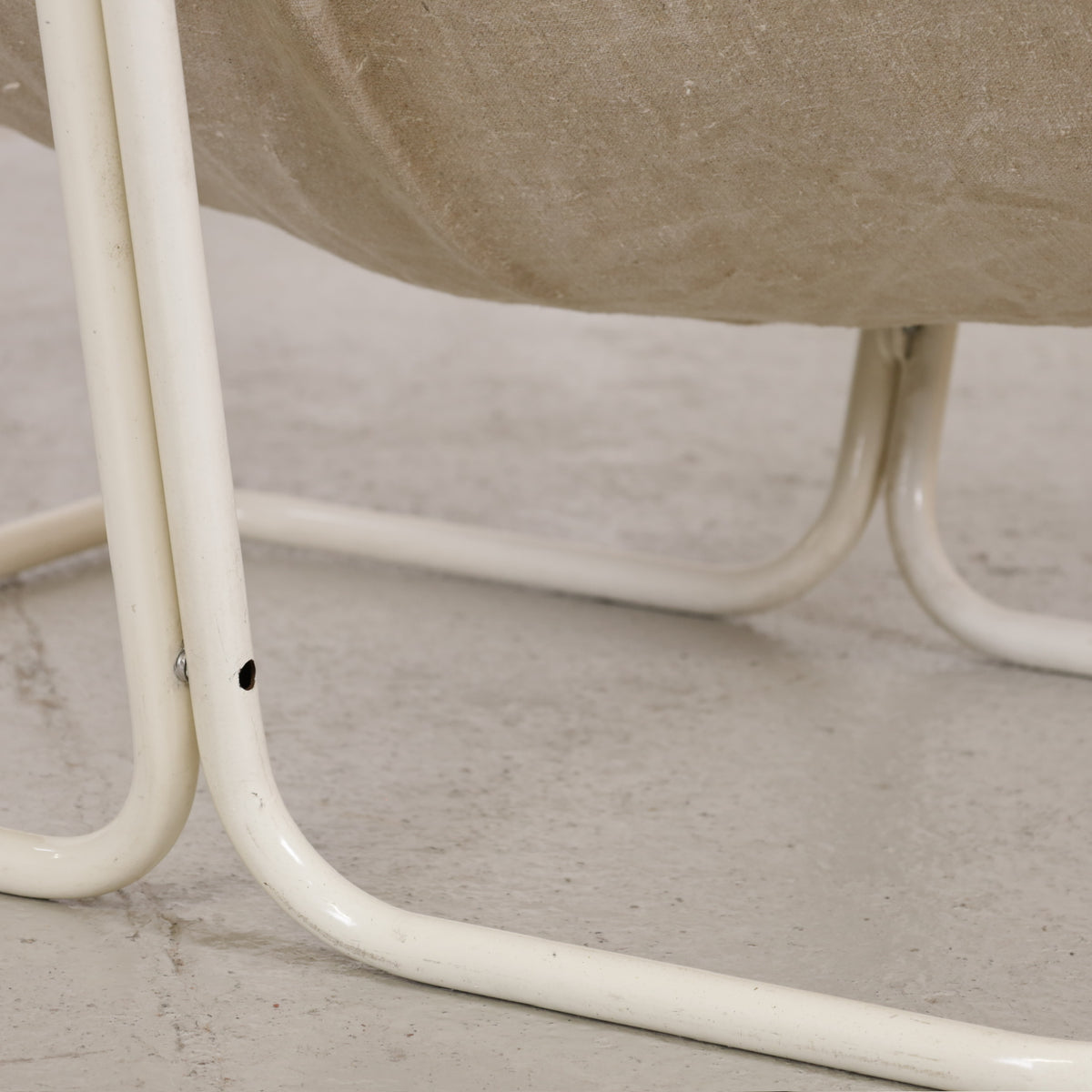 Dux Formula lounge chair with yellow velvet and cream-white frame – original product photograph