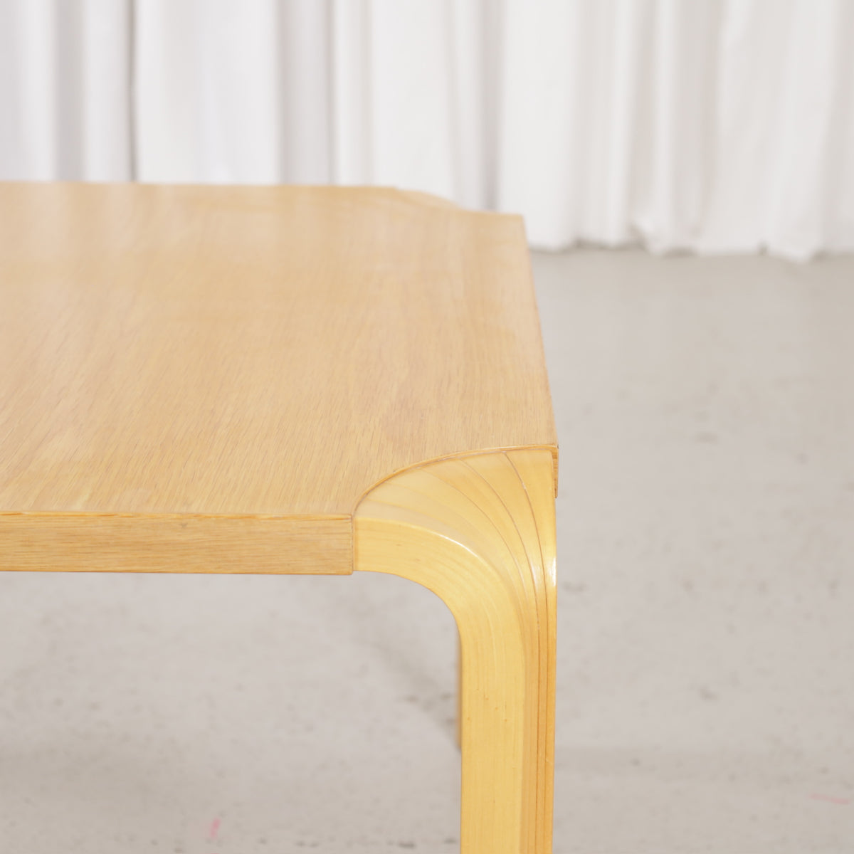Artek Alvar Aalto X800C fan-leg coffee table, ash veneer top and fan leg