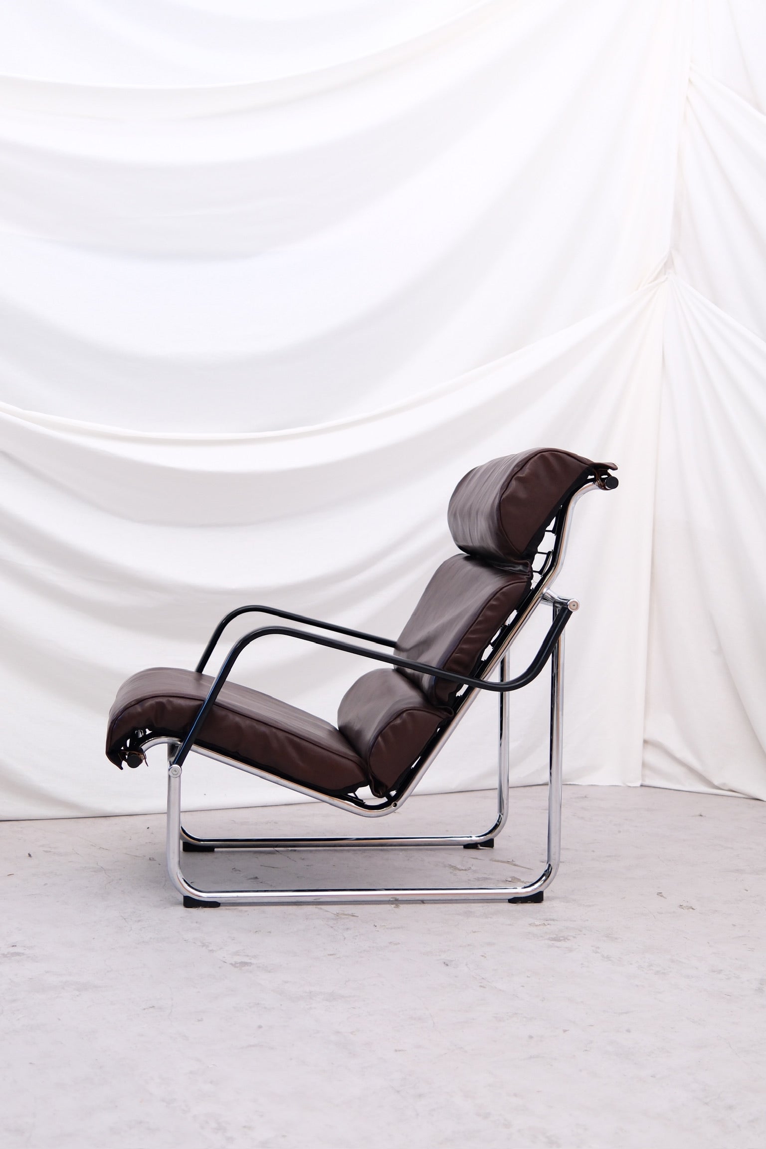 Yrjö Kukkapuro Remmi armchair, dark brown leather - Pino Interiors
