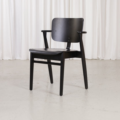 Black Artek Domus chair by Ilmari Tapiovaara, view 2673