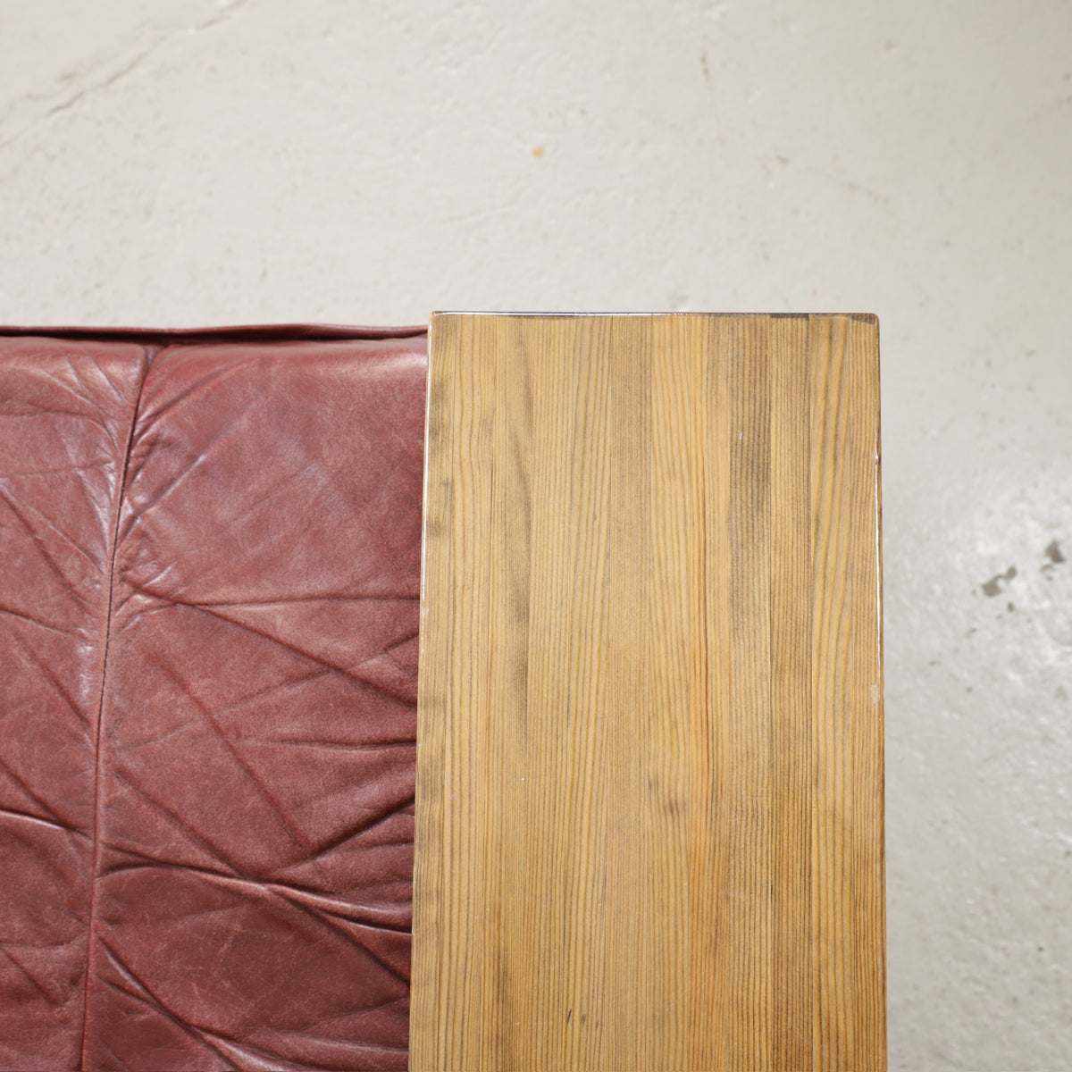 Mattias Ingman Pinus armchair in reddish-brown leather and pine, original photograph 2675