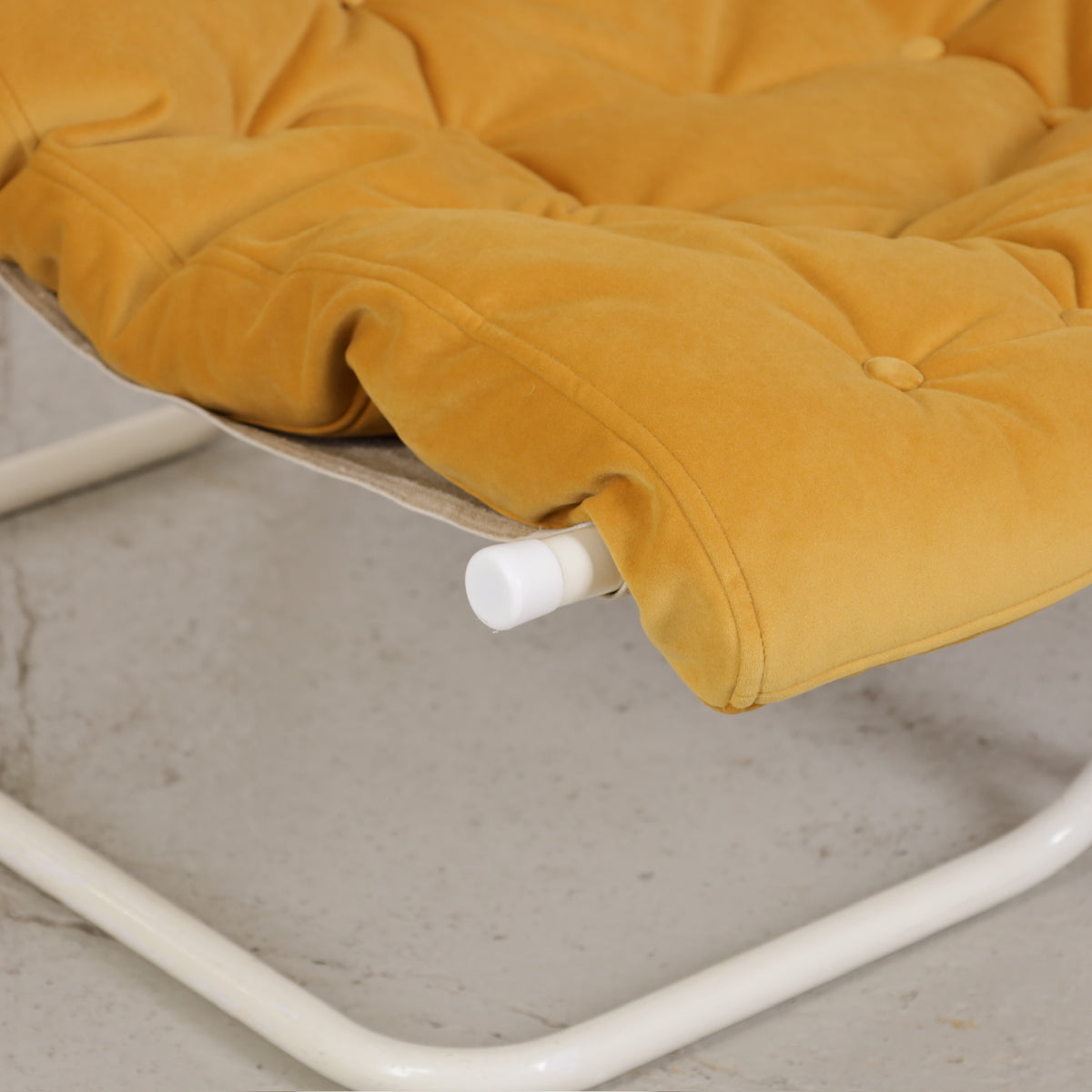 Dux Formula lounge chair with yellow velvet and cream-white frame – original product photograph