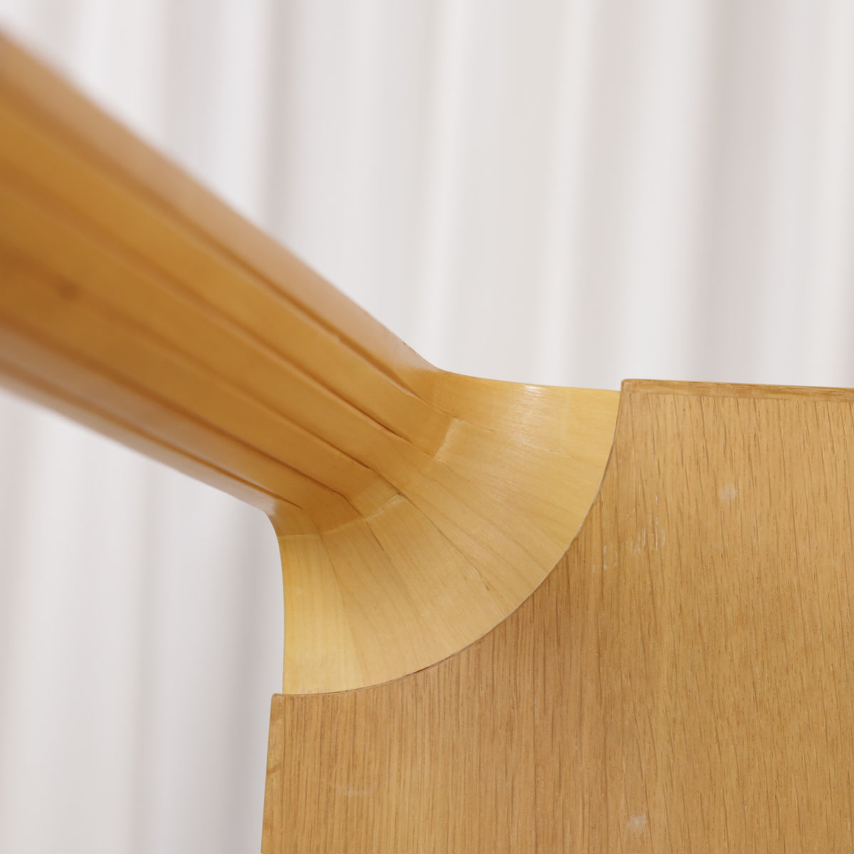 Artek Alvar Aalto X800C fan-leg coffee table, underside fan joint
