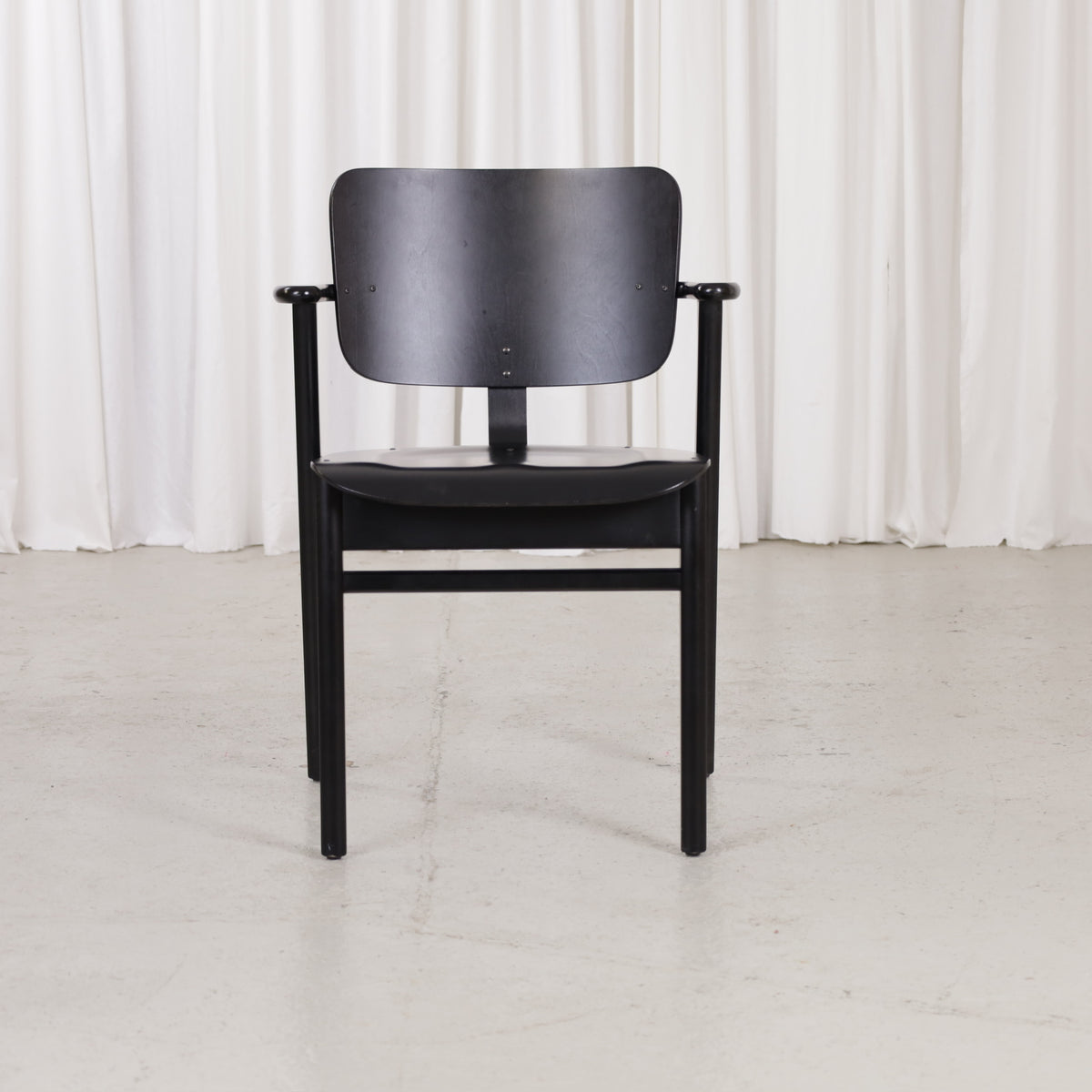 Black Artek Domus chair by Ilmari Tapiovaara, view 2761