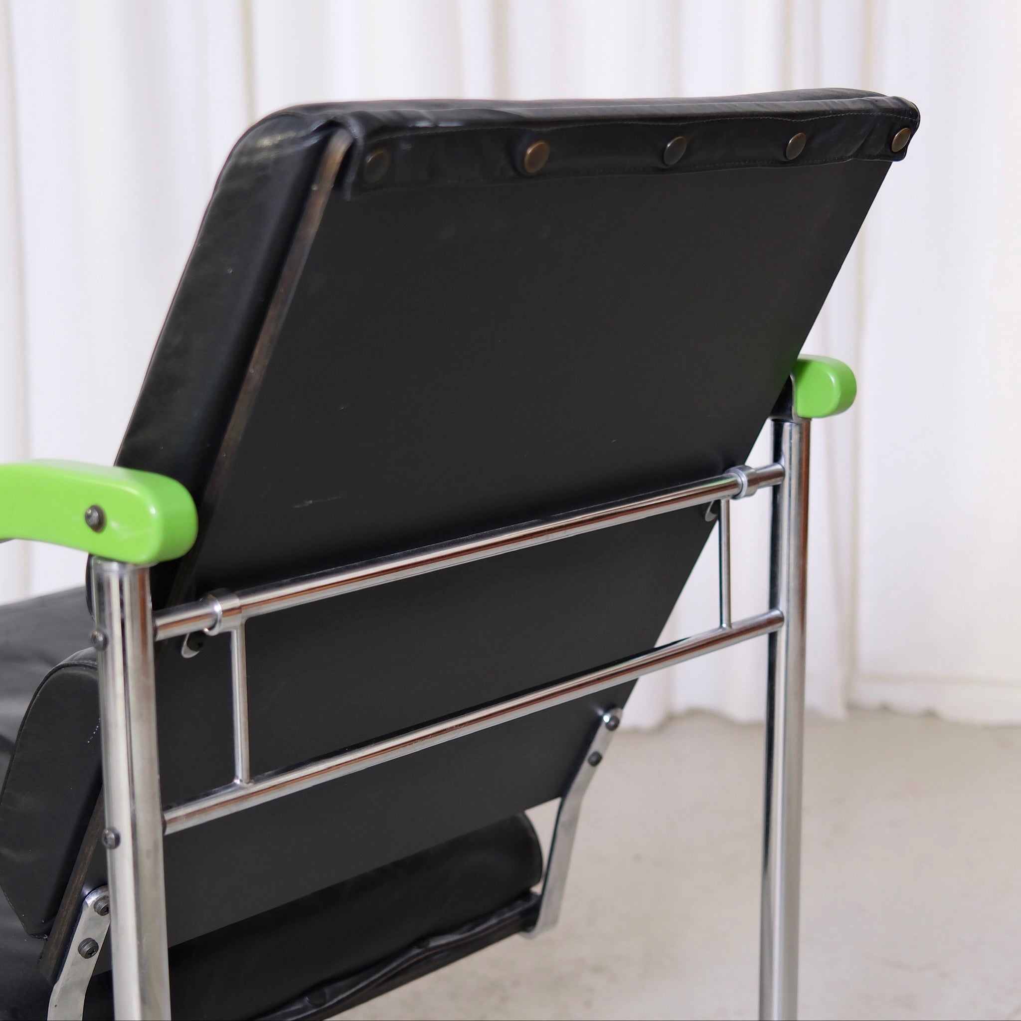 Yrjö Kukkapuro Experiment Lounge Chair in Black Leather and Green