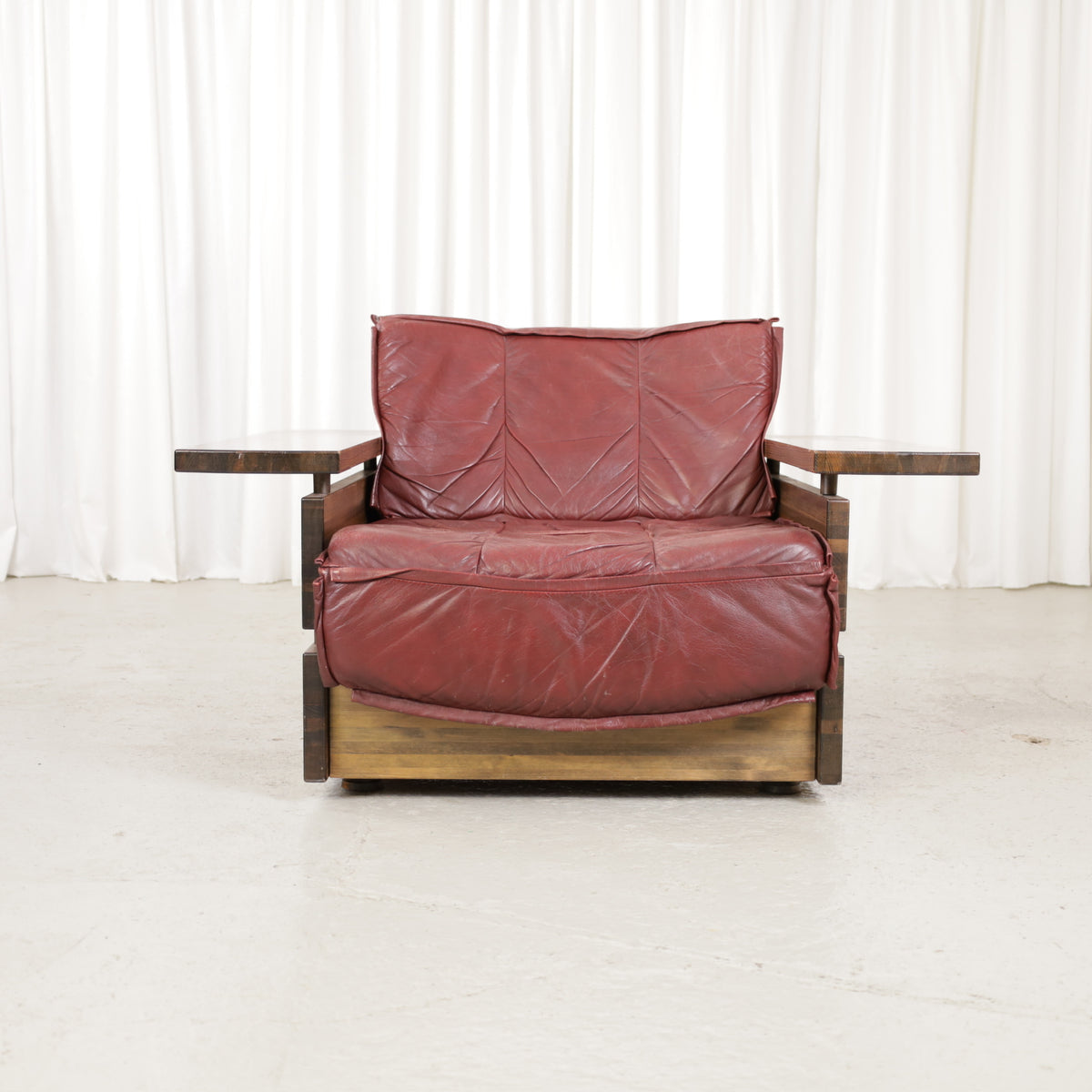Mattias Ingman Pinus armchair in reddish-brown leather and pine, original photograph 2772